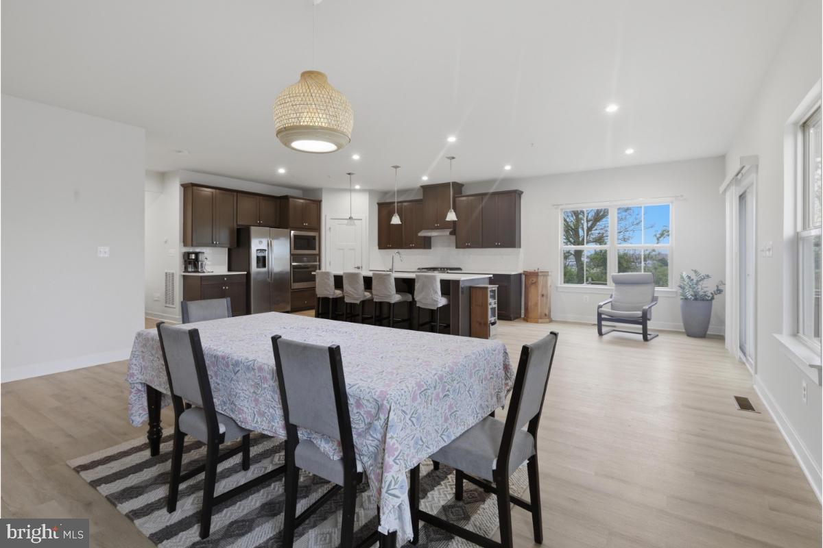 BROOKFIELD - Residential