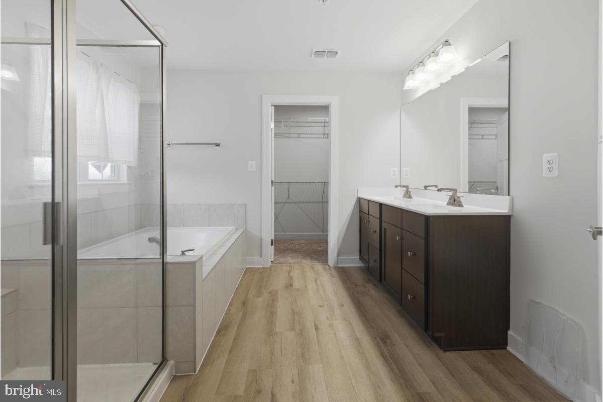 BROOKFIELD - Residential