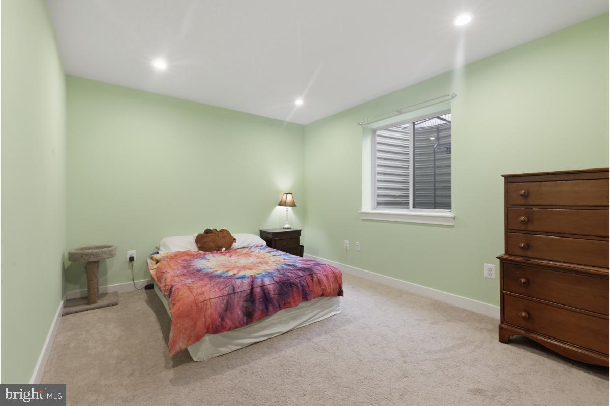 BROOKFIELD - Residential