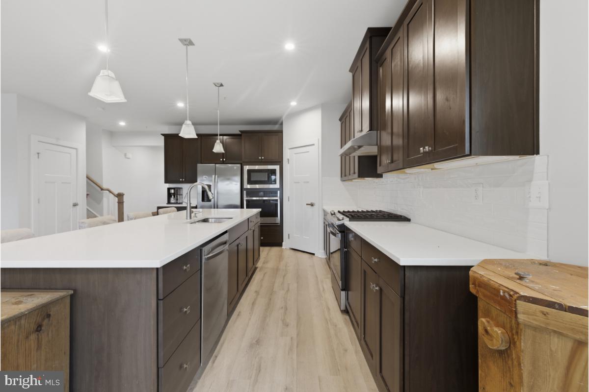 BROOKFIELD - Residential
