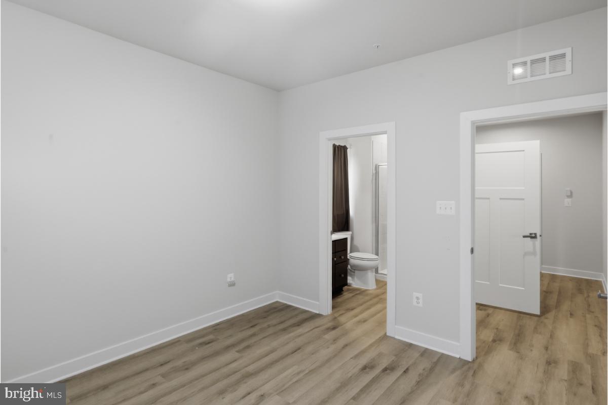 BROOKFIELD - Residential