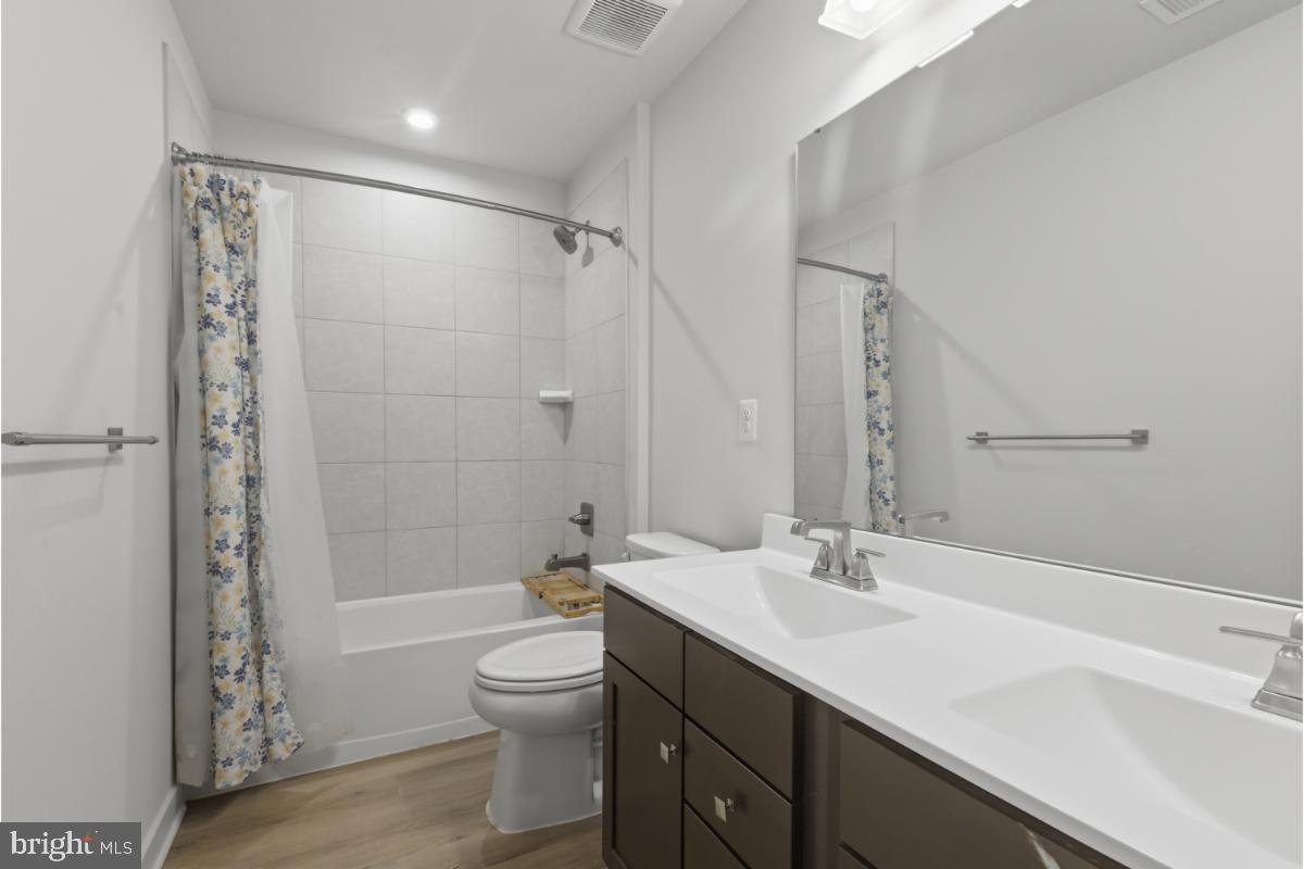 BROOKFIELD - Residential
