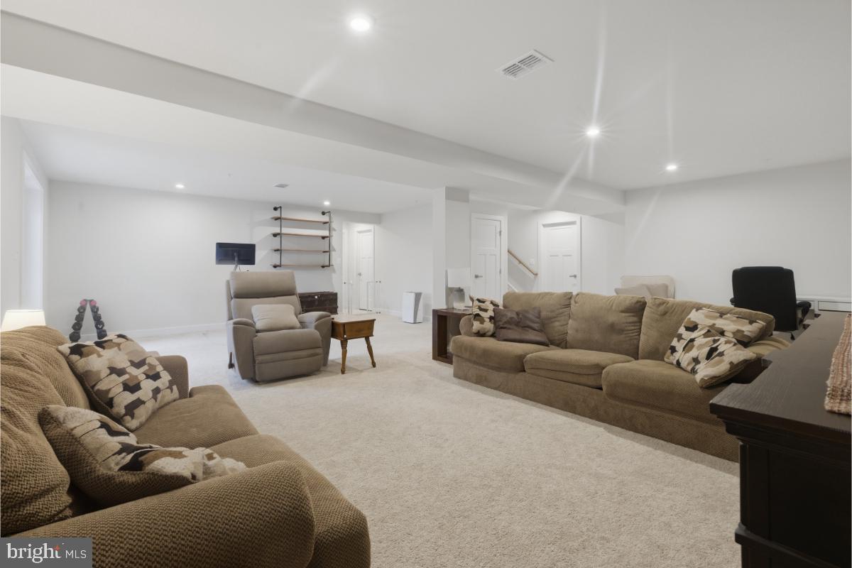 BROOKFIELD - Residential
