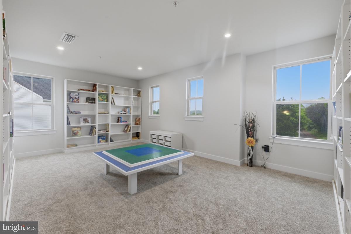 BROOKFIELD - Residential