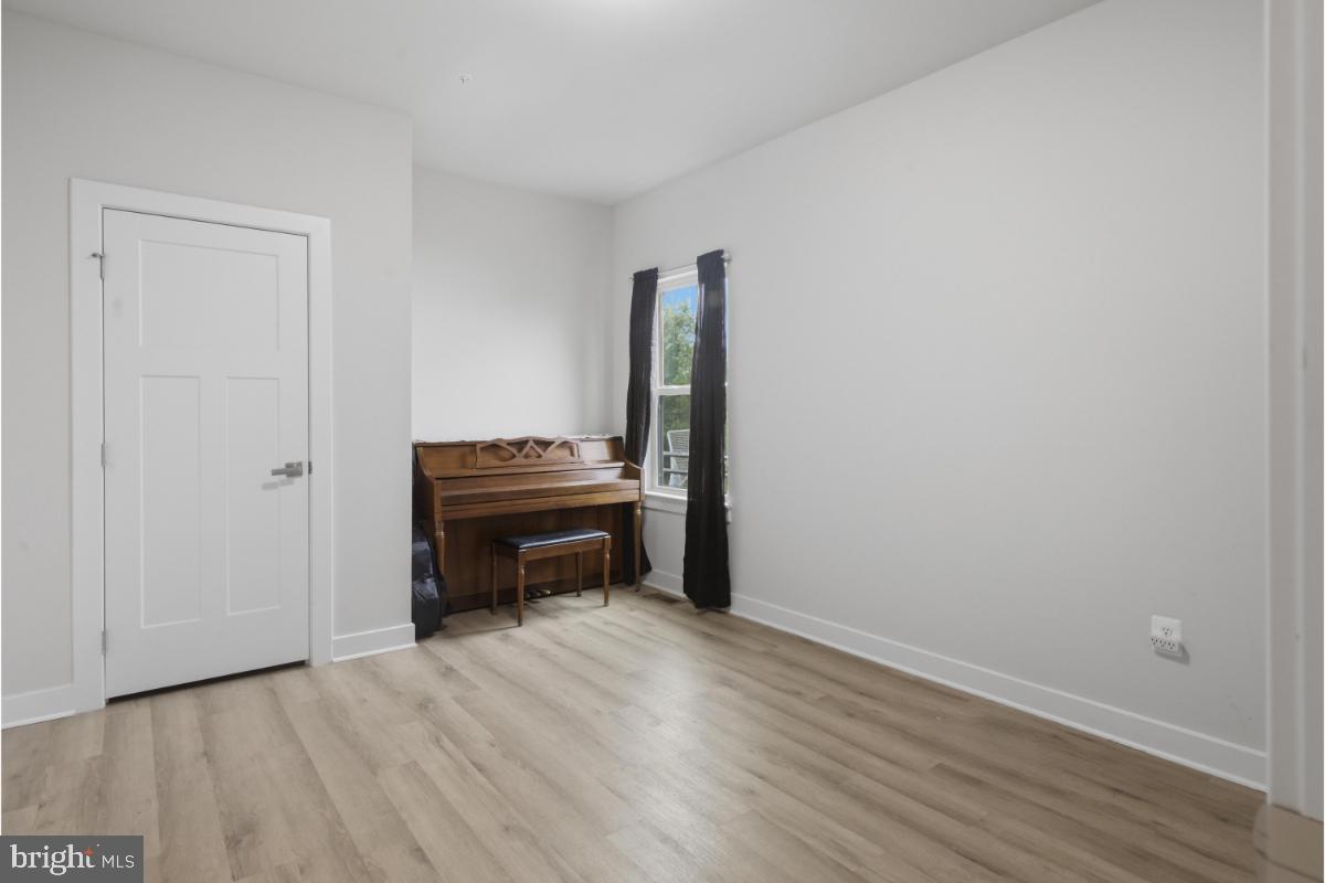BROOKFIELD - Residential