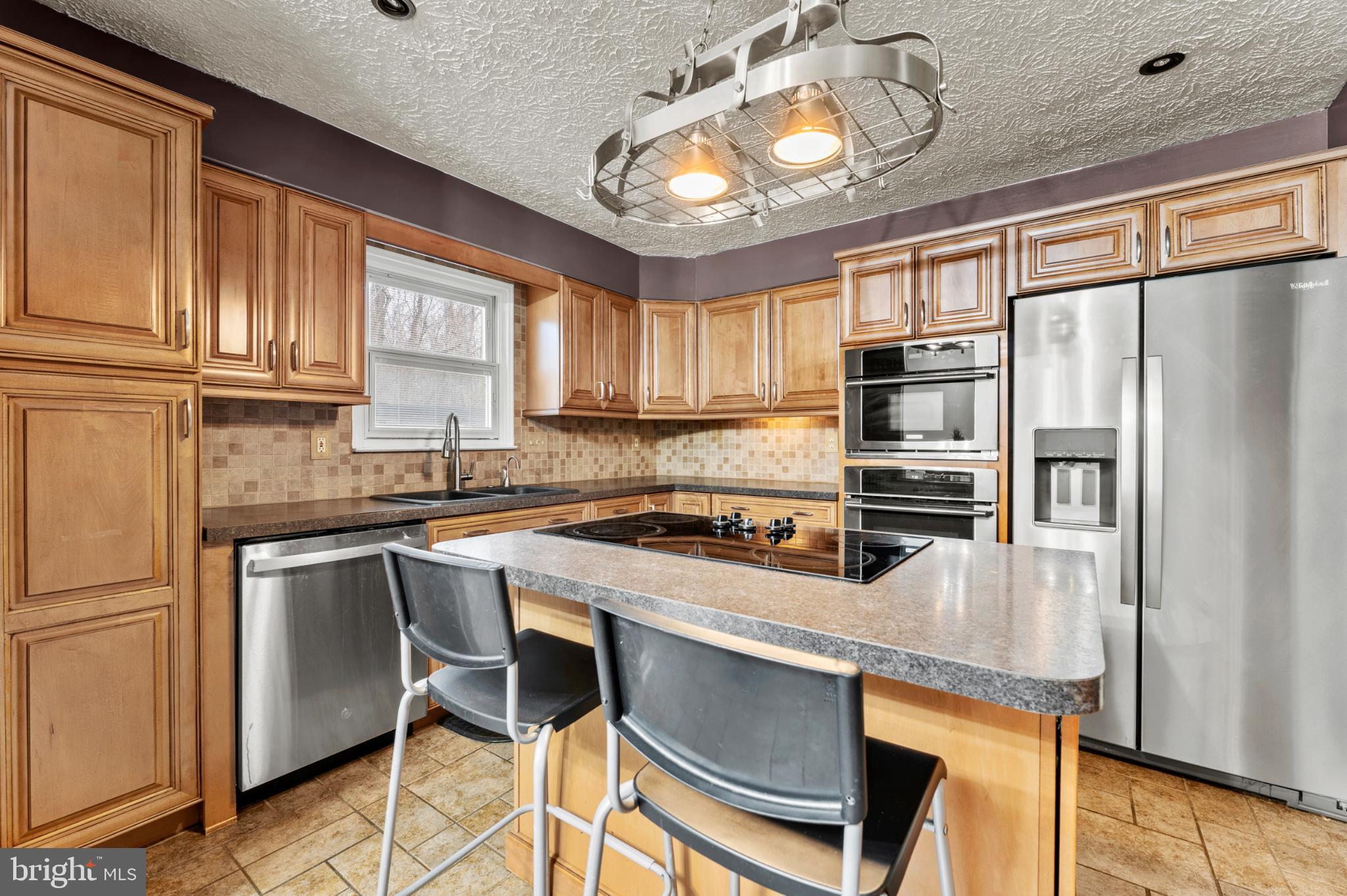 HARBOUR OAKS - Residential