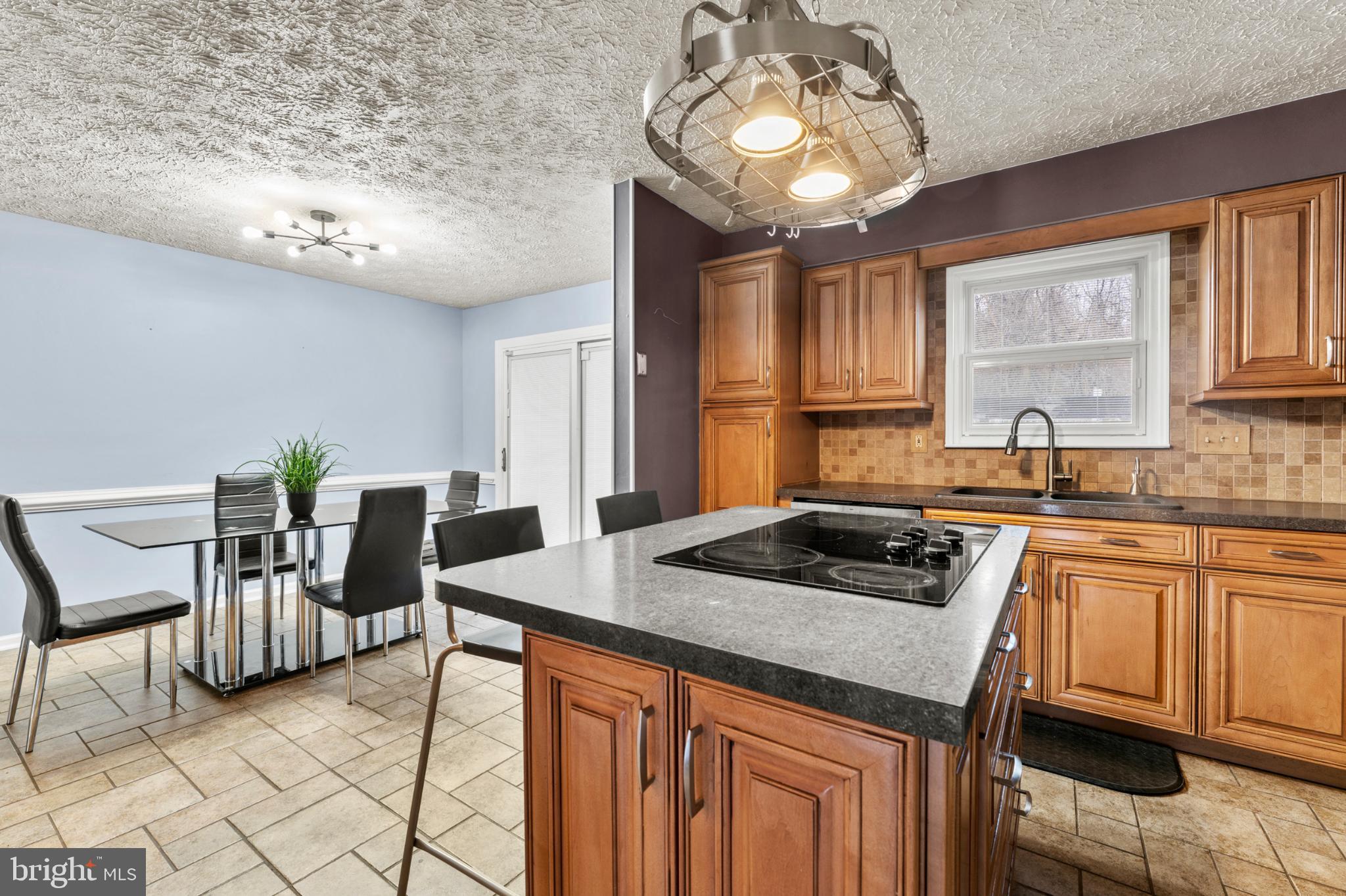 HARBOUR OAKS - Residential