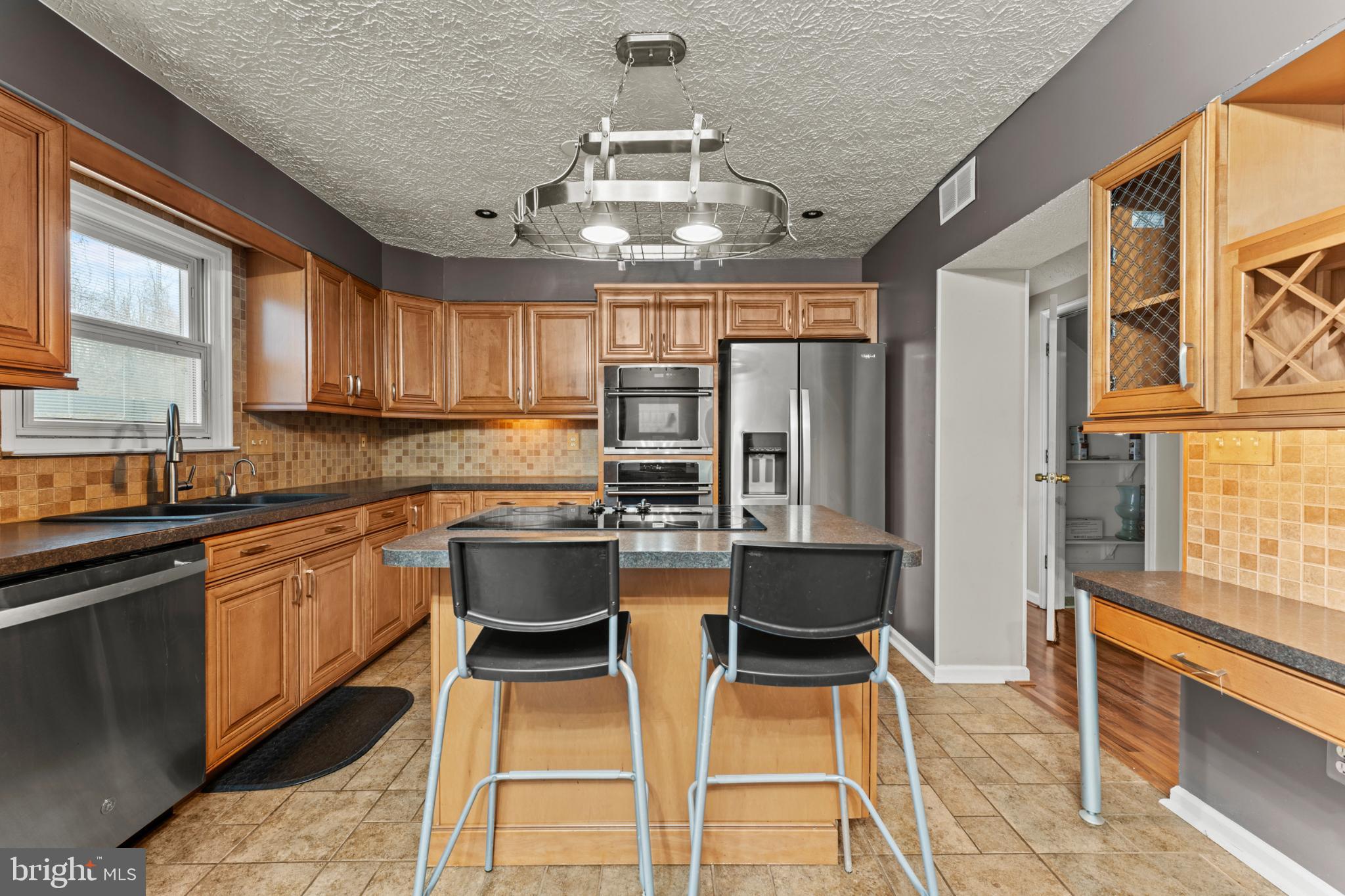 HARBOUR OAKS - Residential