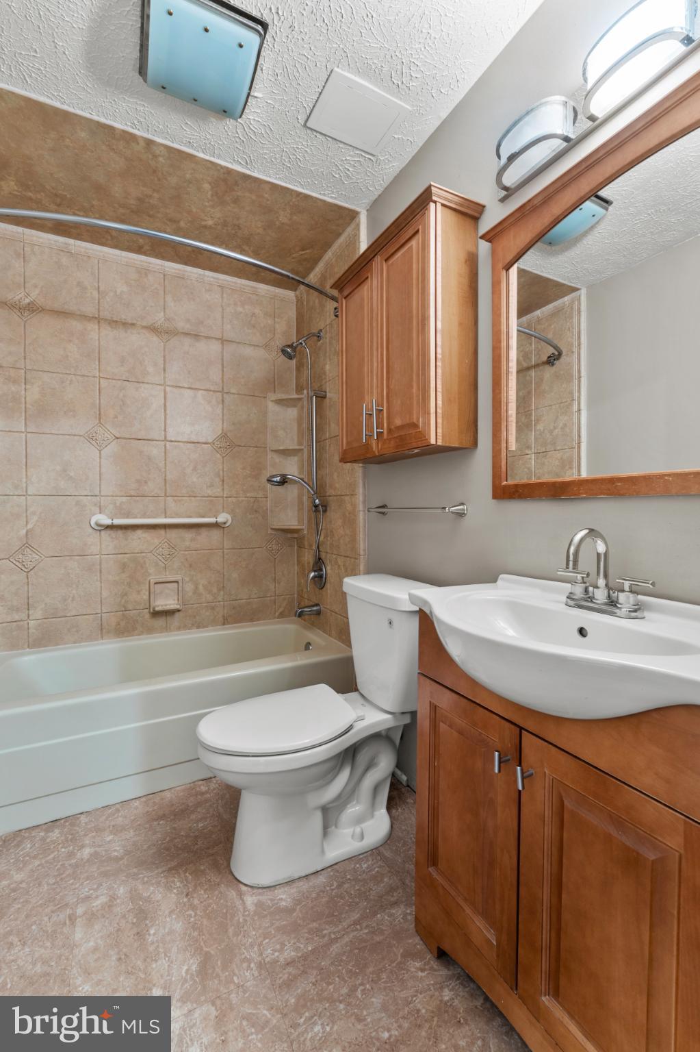 HARBOUR OAKS - Residential