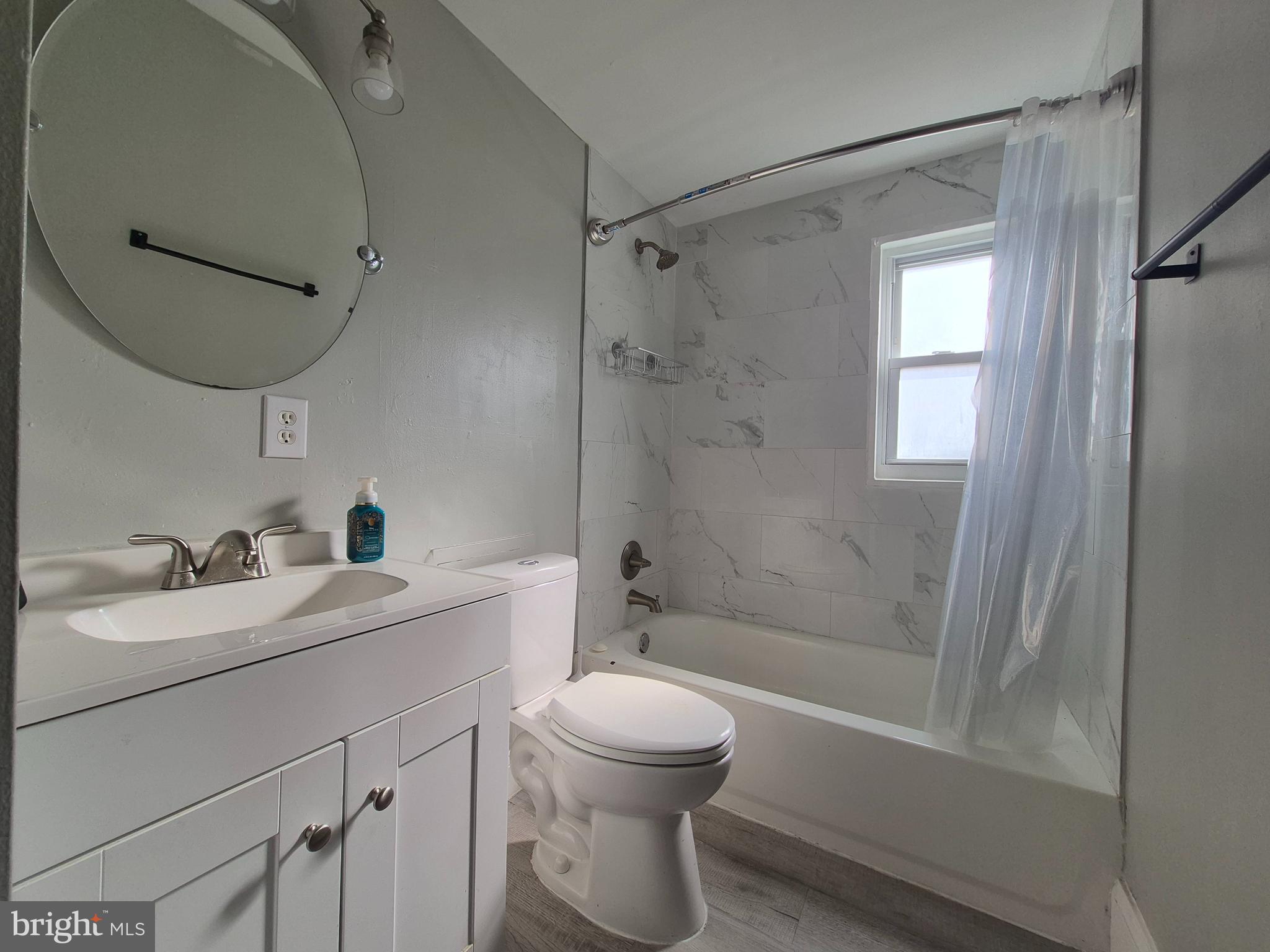 COLLINS PARK - Residential