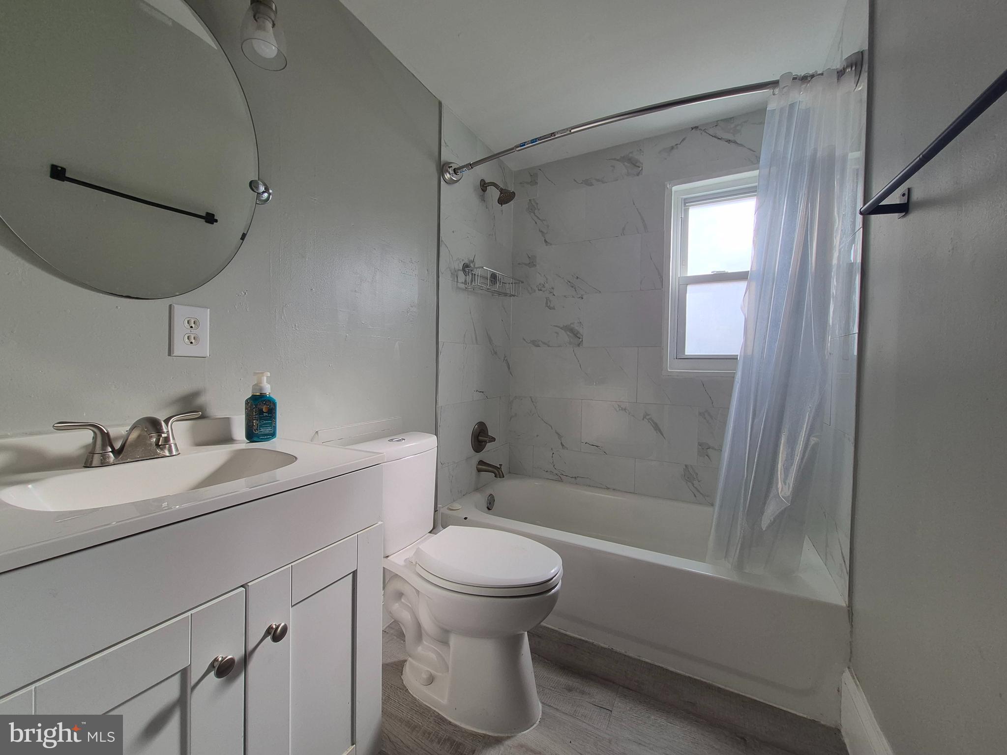 COLLINS PARK - Residential