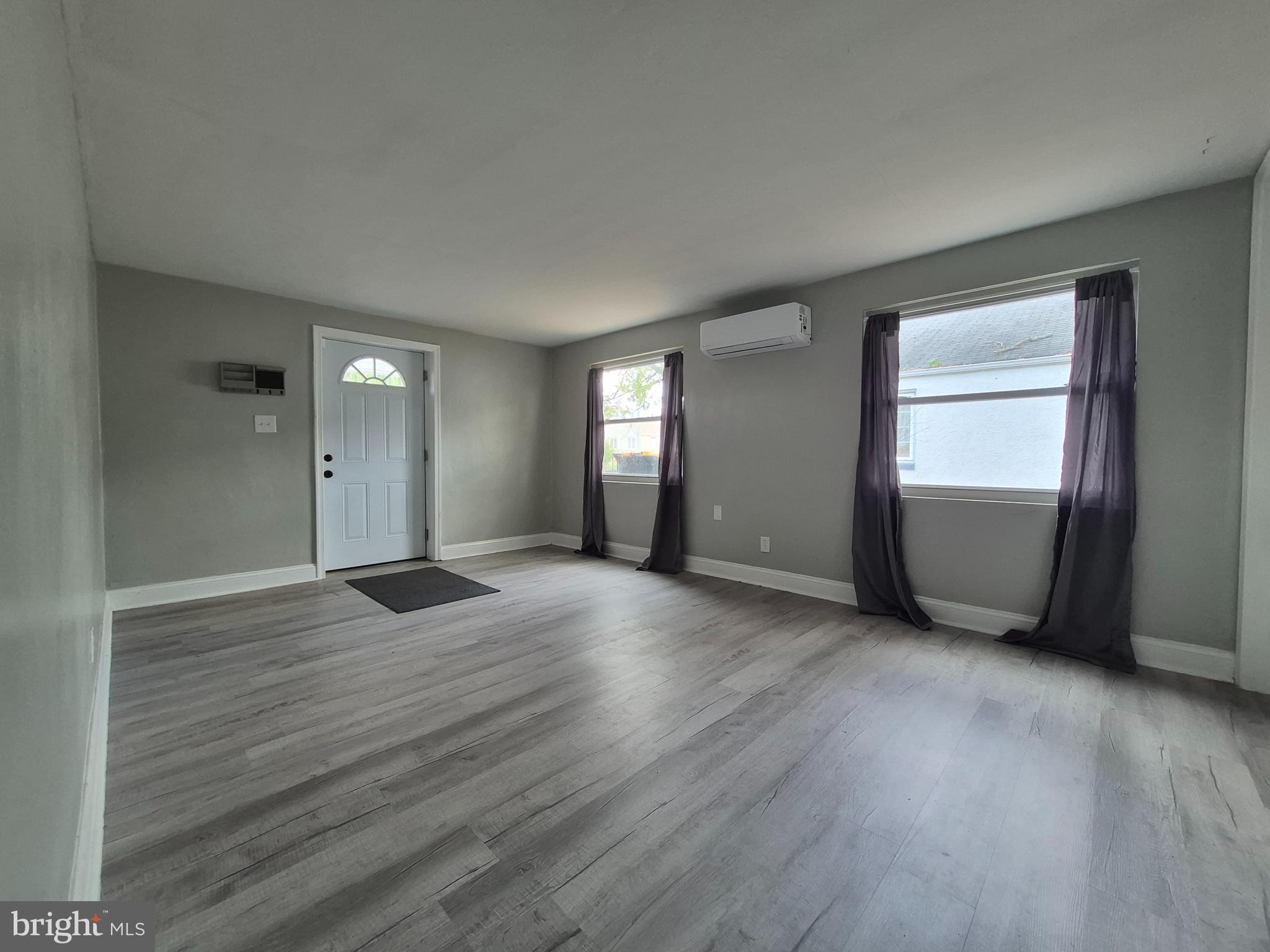 COLLINS PARK - Residential