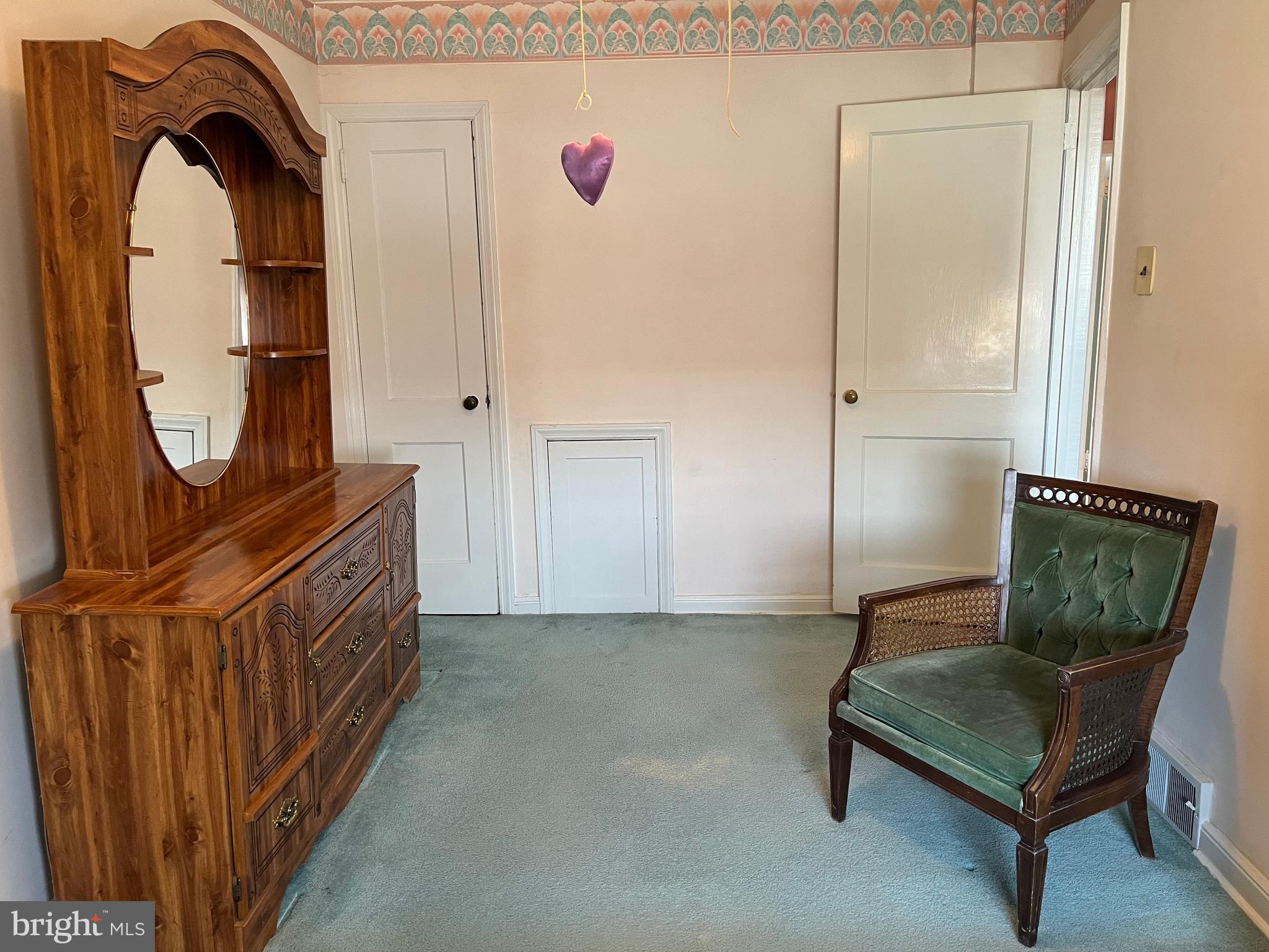 MAYFAIR (WEST) - Residential