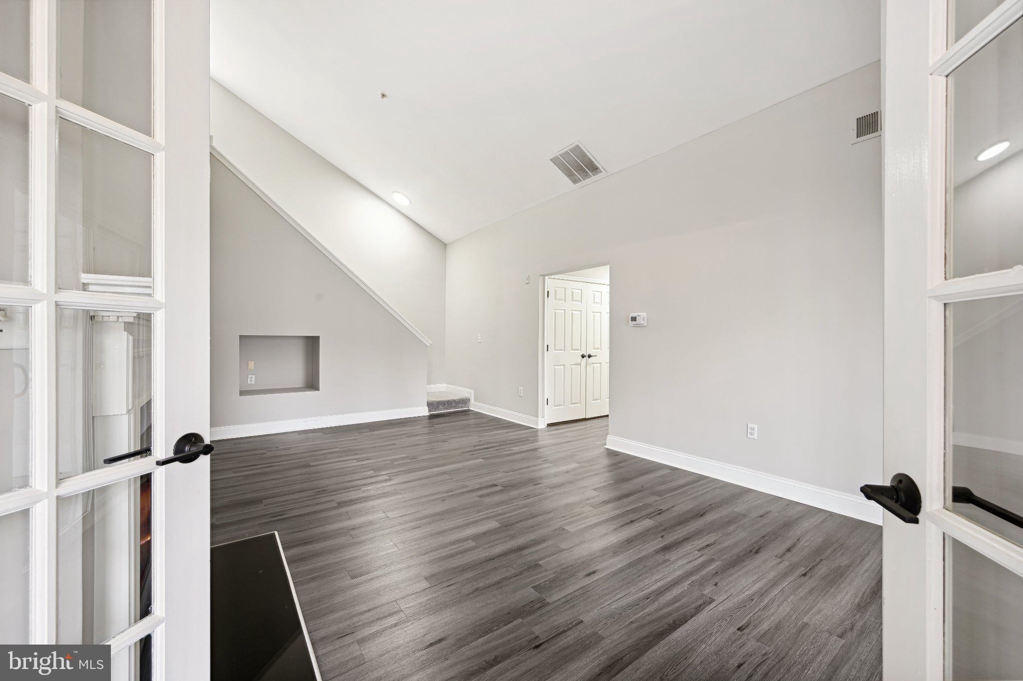 6520 LAKE PARK DRIVE 301