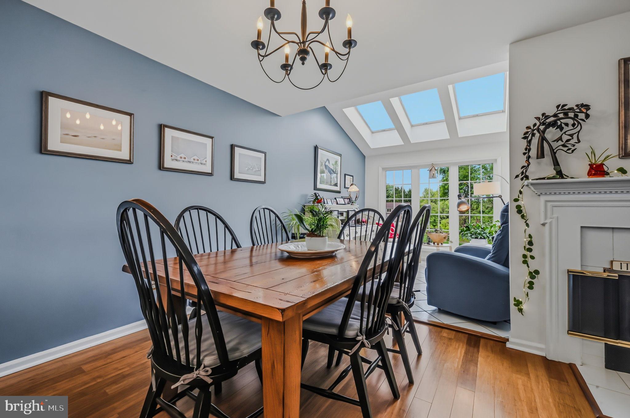 PONDS EDGE - Residential