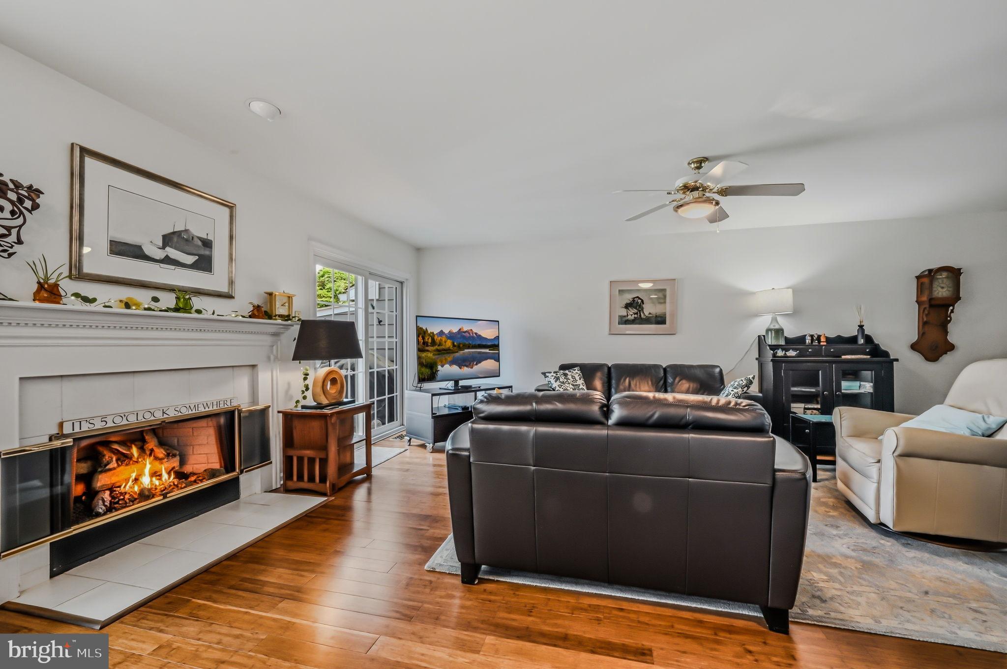 PONDS EDGE - Residential