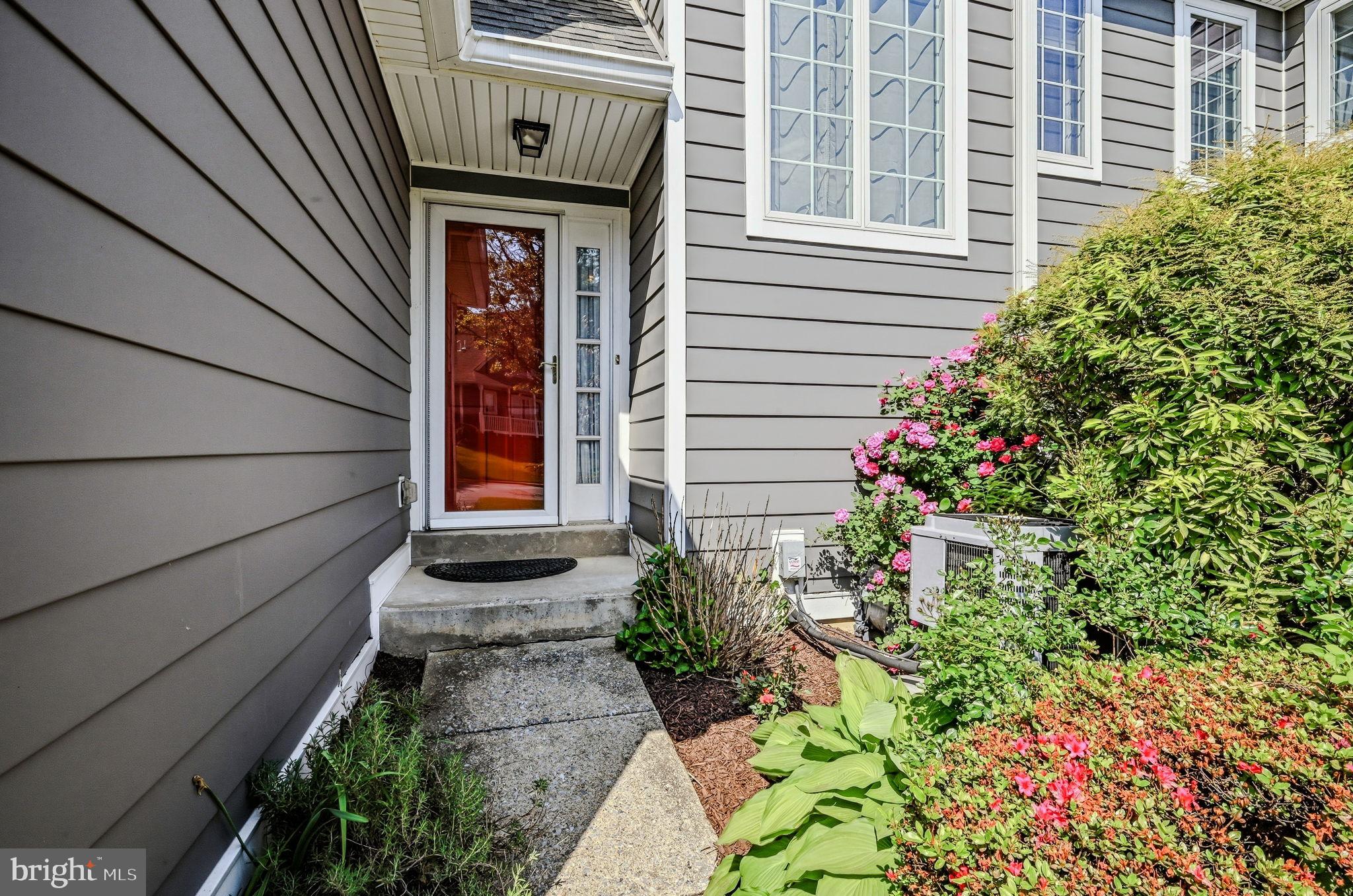 PONDS EDGE - Residential