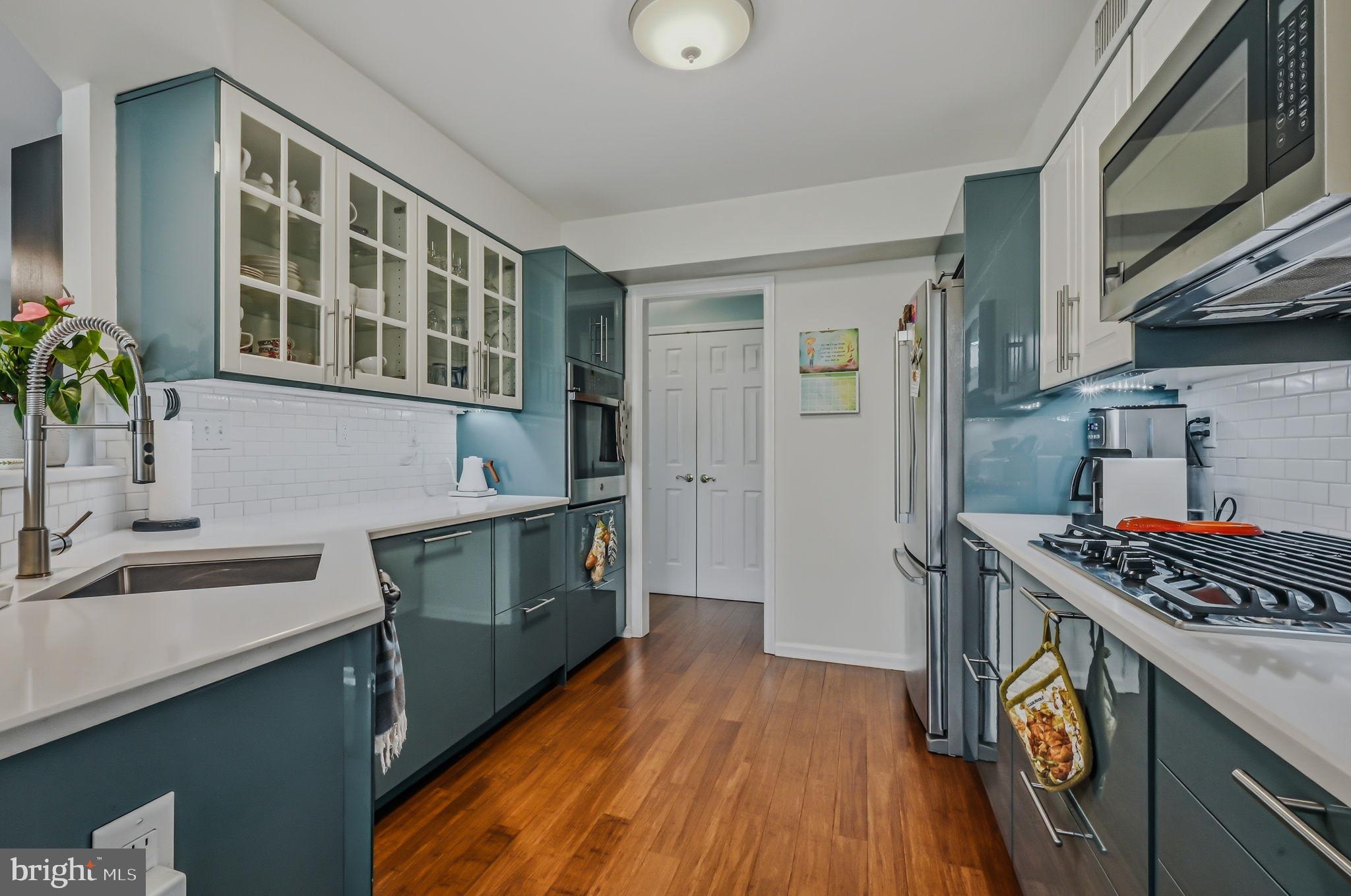 PONDS EDGE - Residential