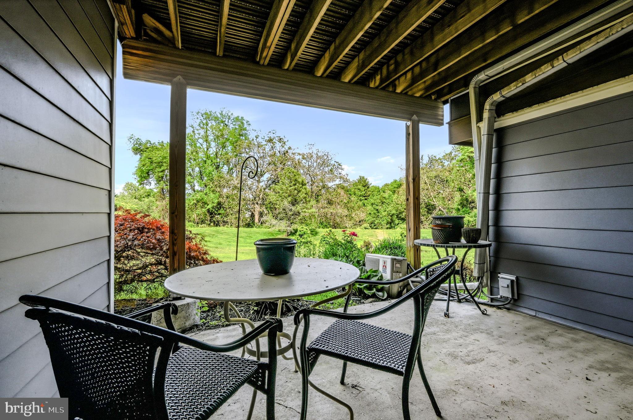 PONDS EDGE - Residential