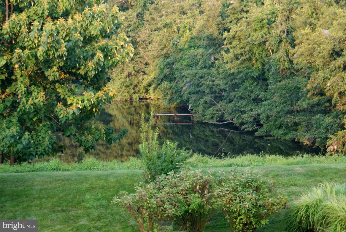 PONDS EDGE - Residential