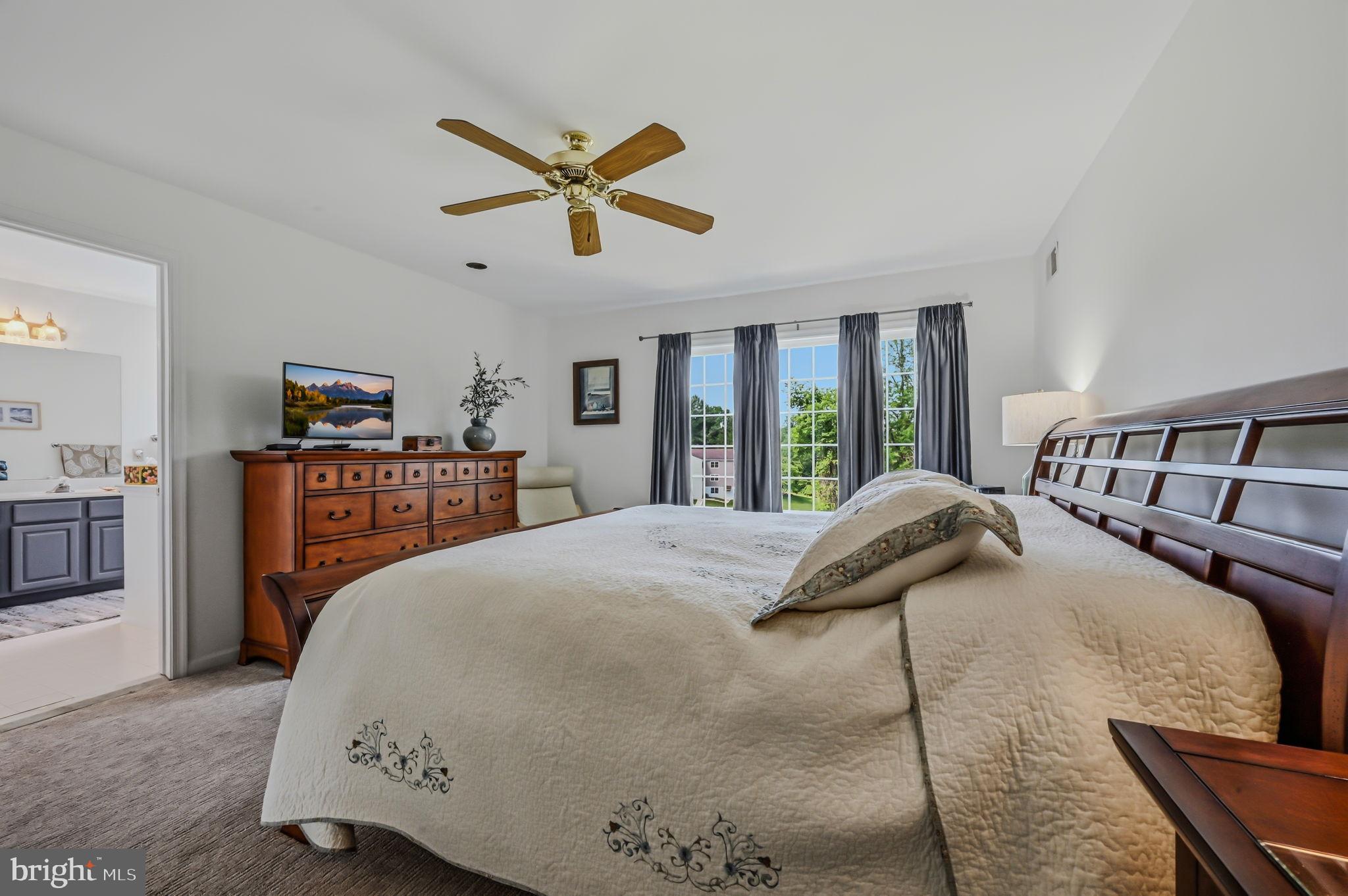 PONDS EDGE - Residential