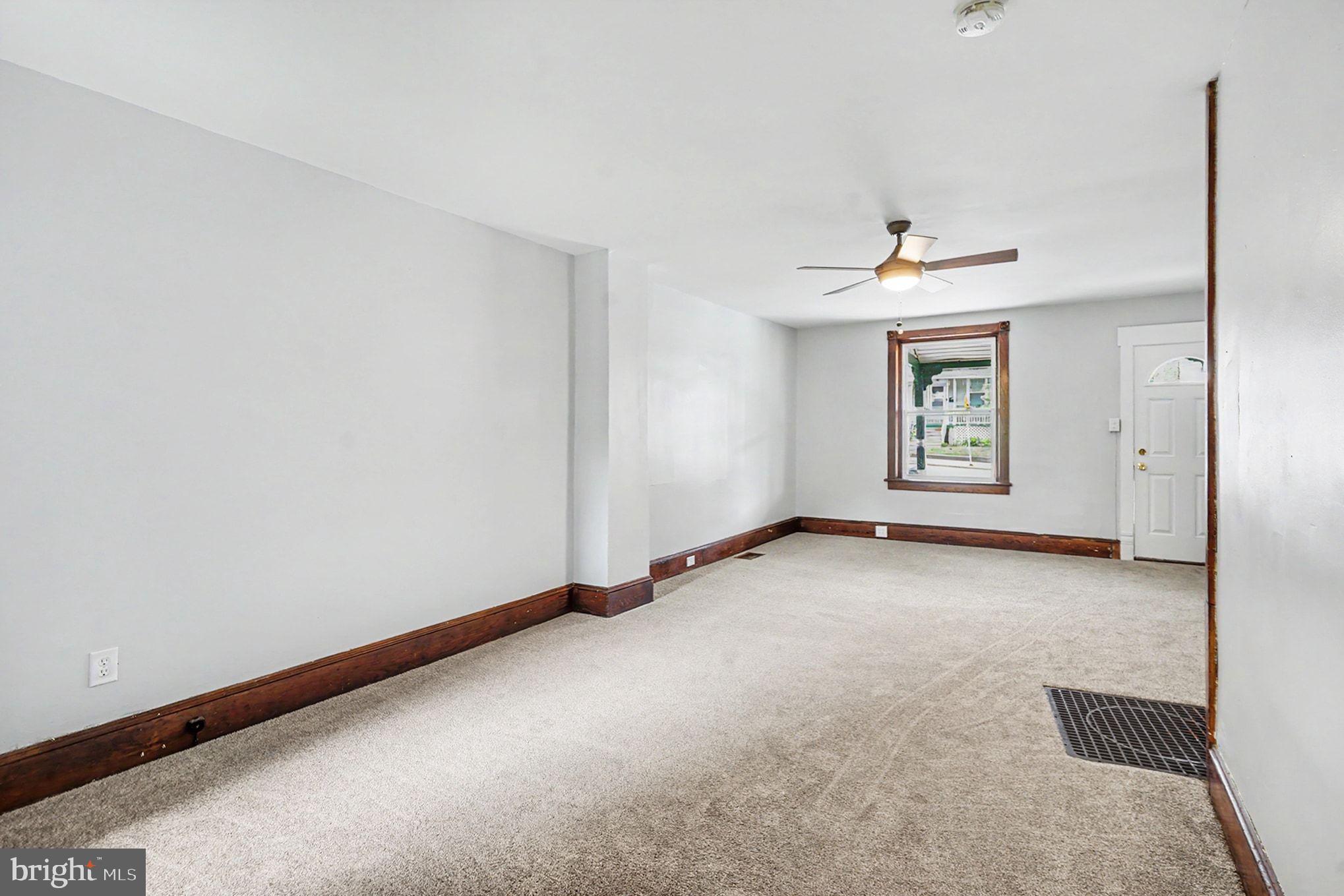 316 W LINCOLN HIGHWAY