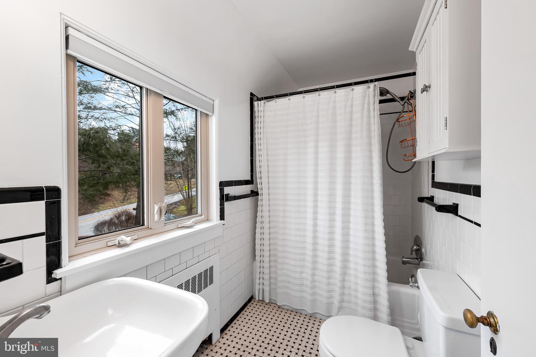 RUXTON AREA - Residential Lease