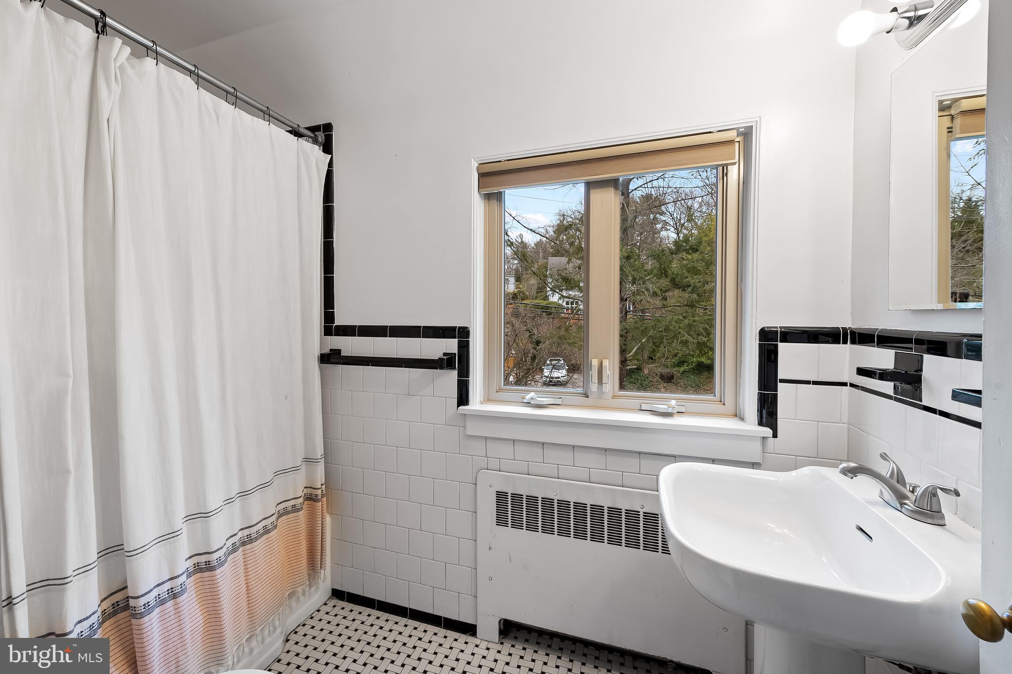 RUXTON AREA - Residential Lease