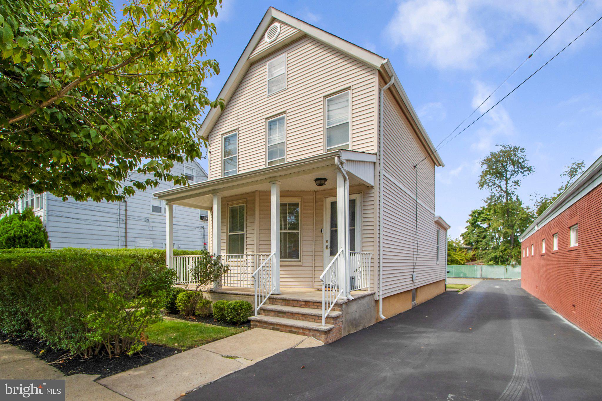 81 WOODBRIDGE AVENUE