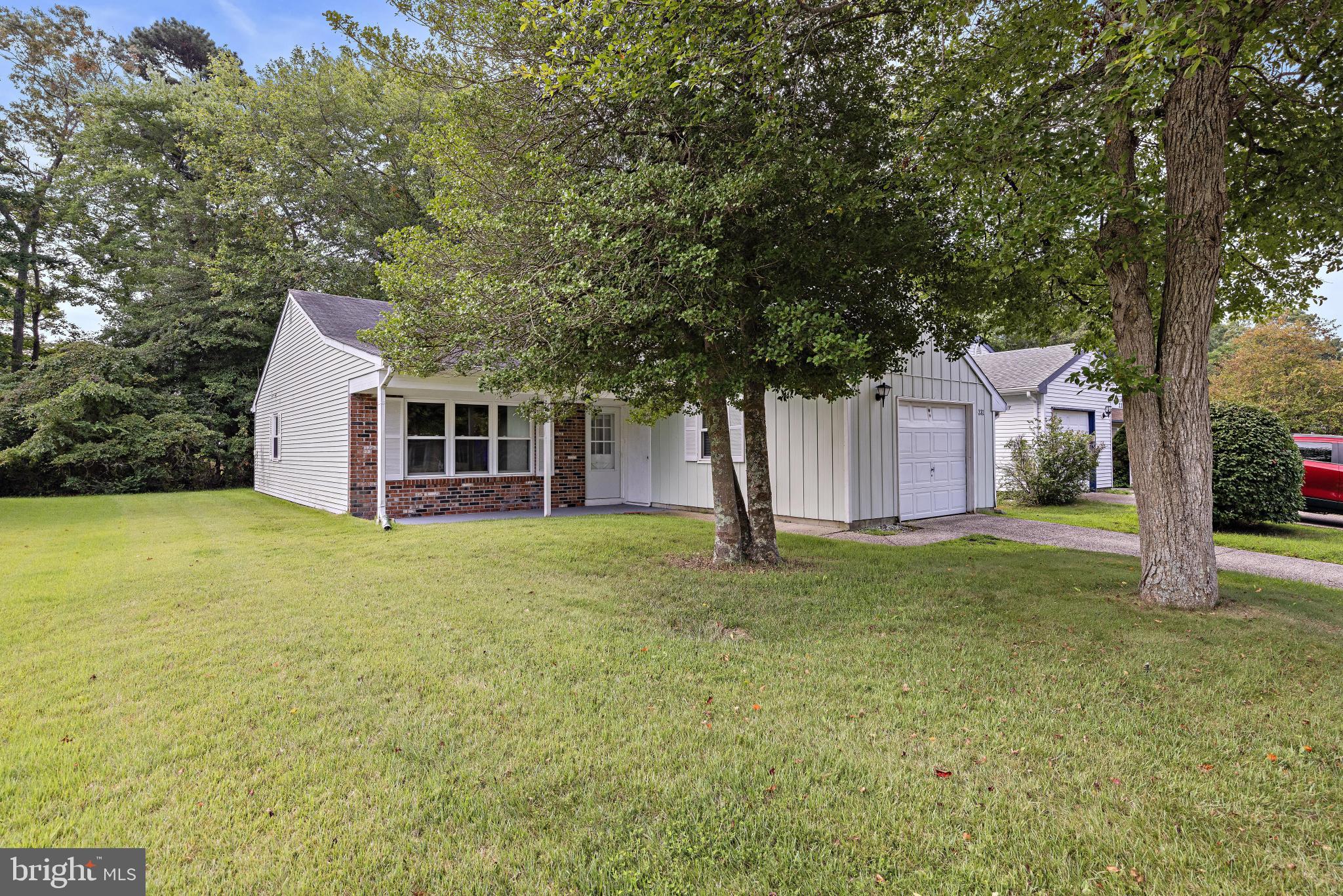 231 LEXINGTON DRIVE