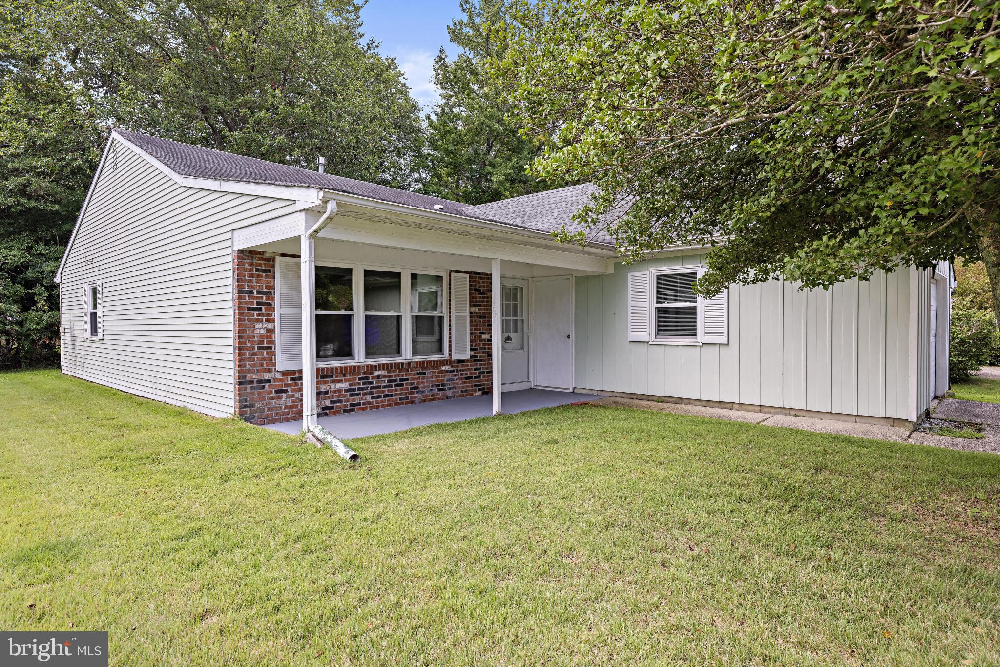 231 LEXINGTON DRIVE