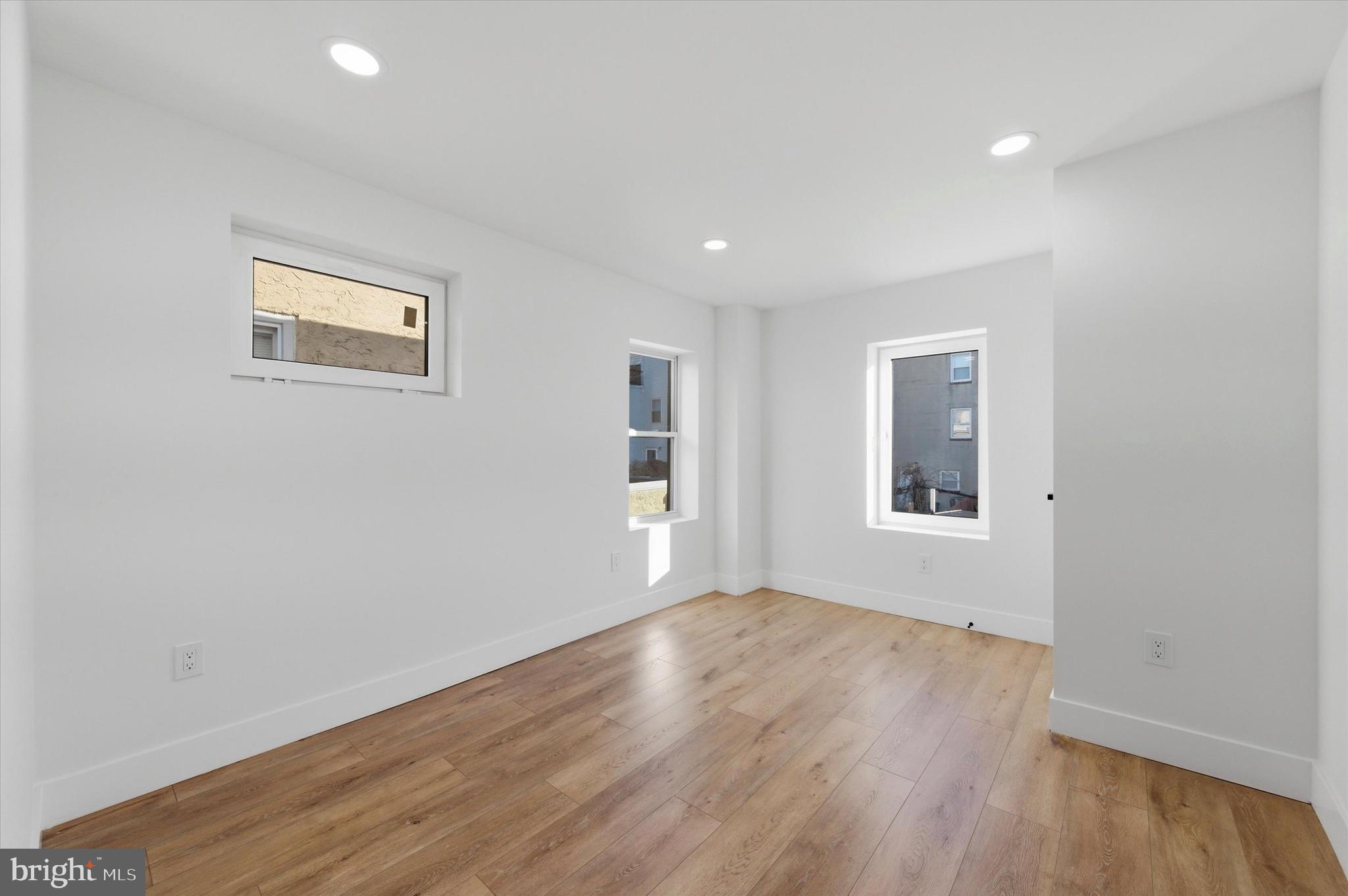 KENSINGTON - Residential