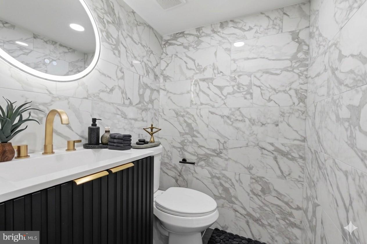 KENSINGTON - Residential