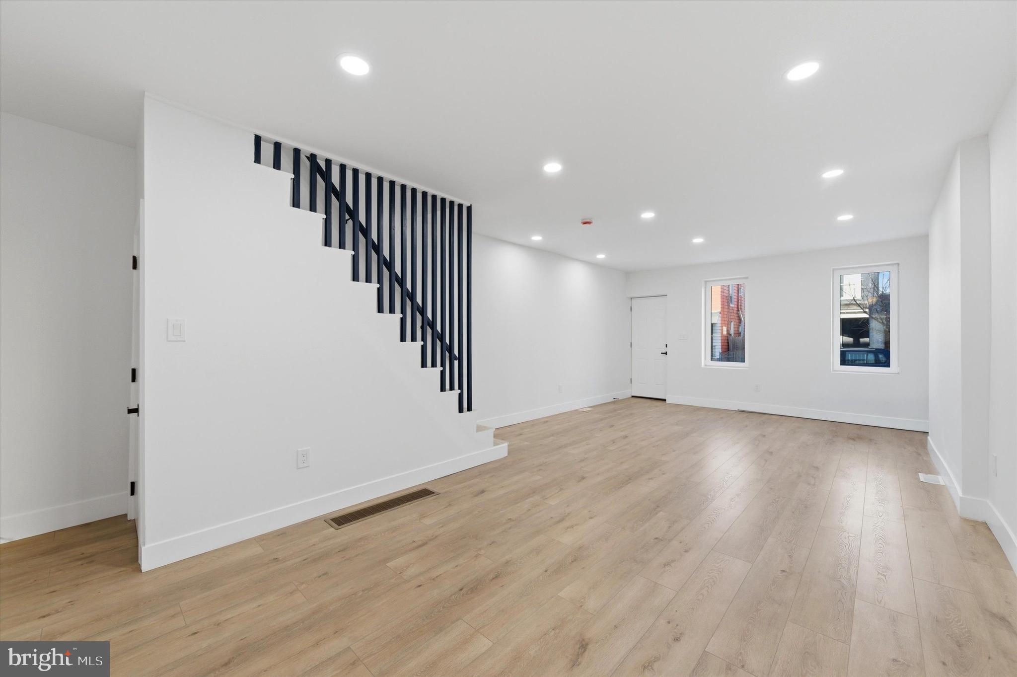 KENSINGTON - Residential