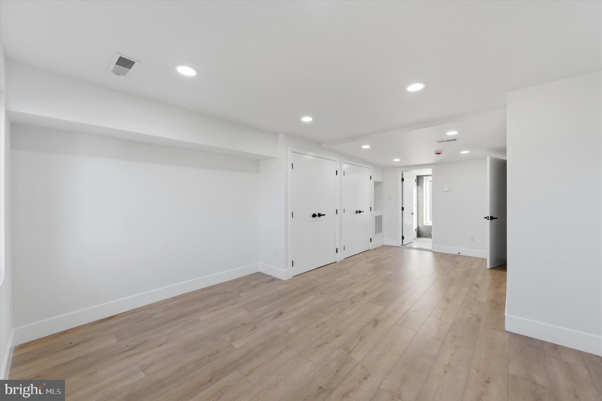 KENSINGTON - Residential