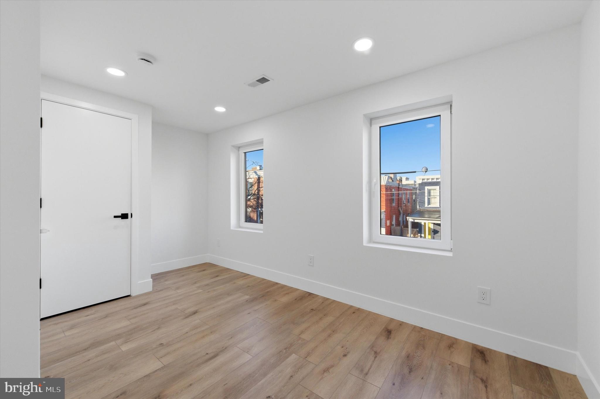 KENSINGTON - Residential