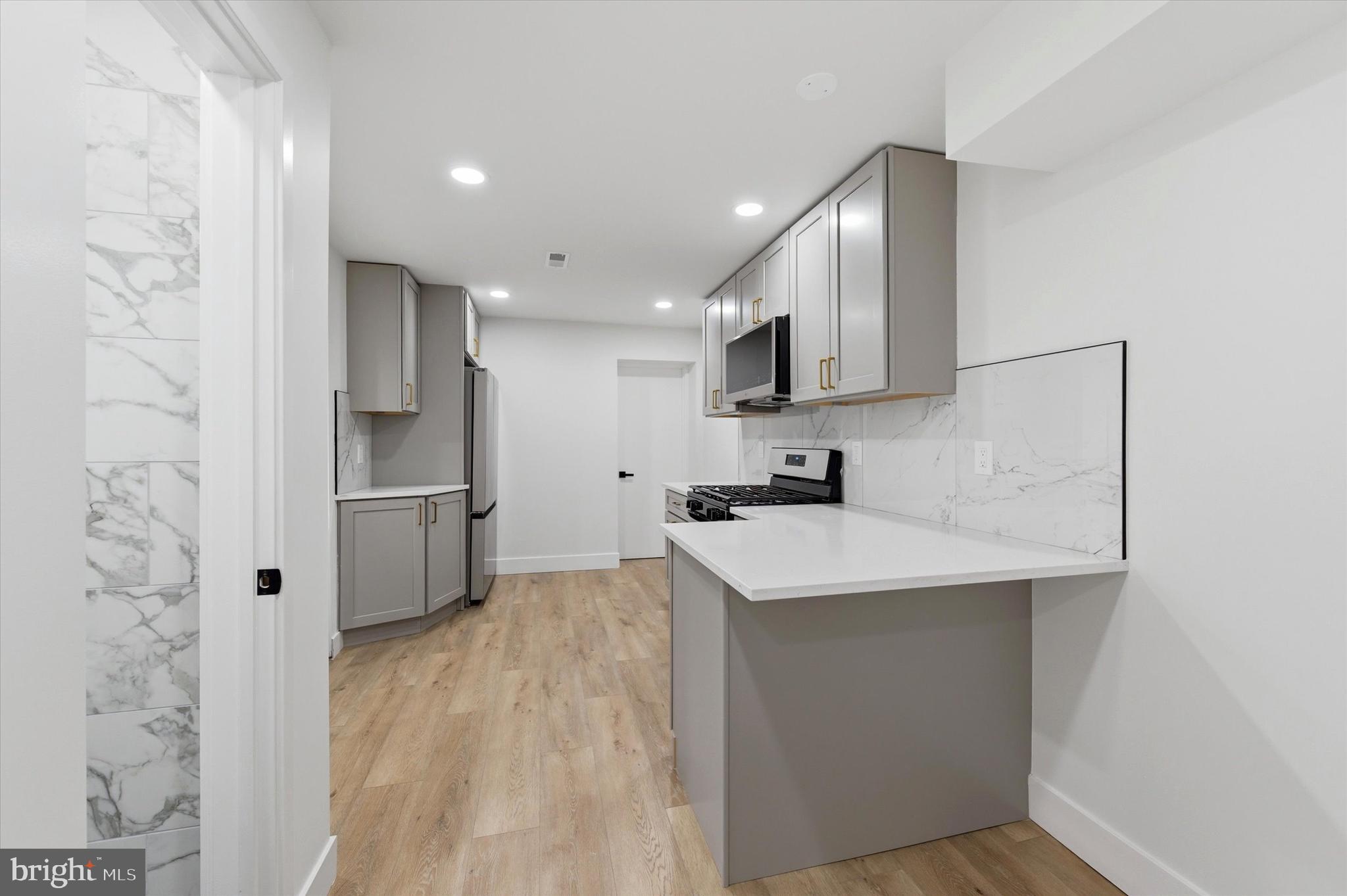 KENSINGTON - Residential