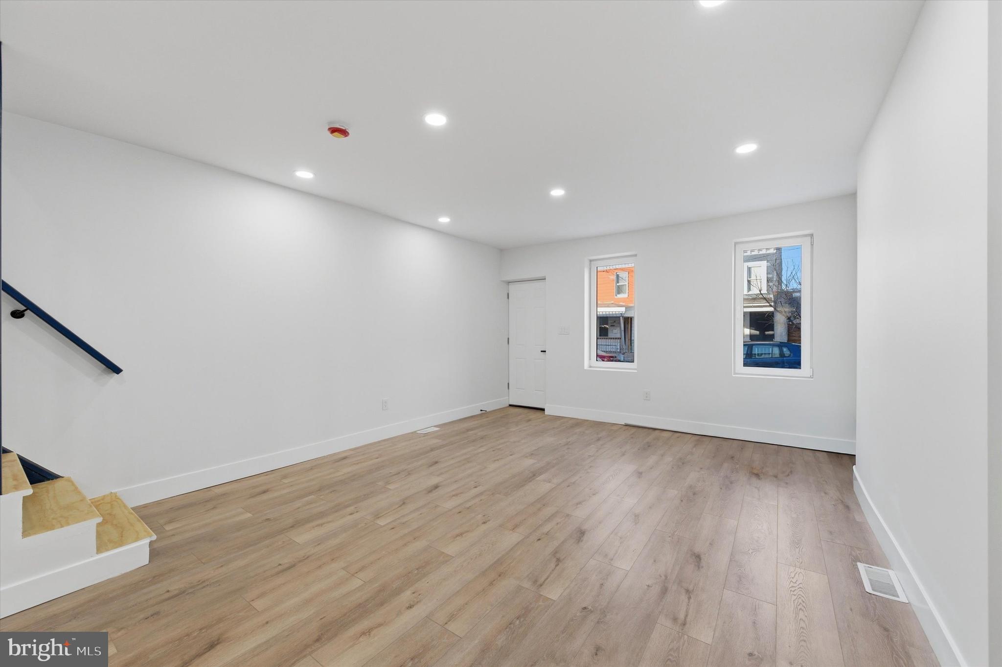 KENSINGTON - Residential