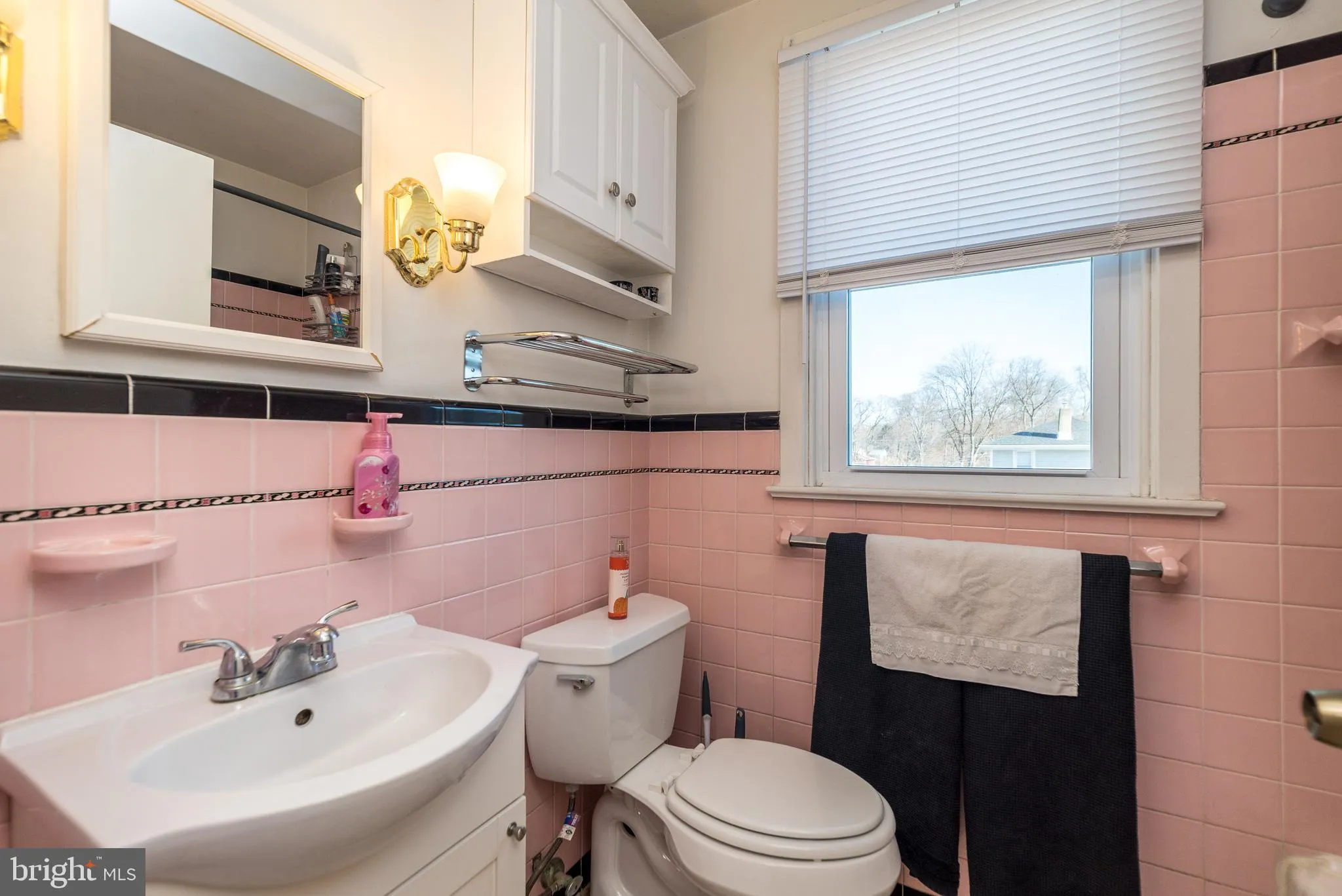 Horsham, Pennsylvania 19044, United States, 4 Bedrooms Bedrooms, ,2 BathroomsBathrooms,Residential,Pending,84772