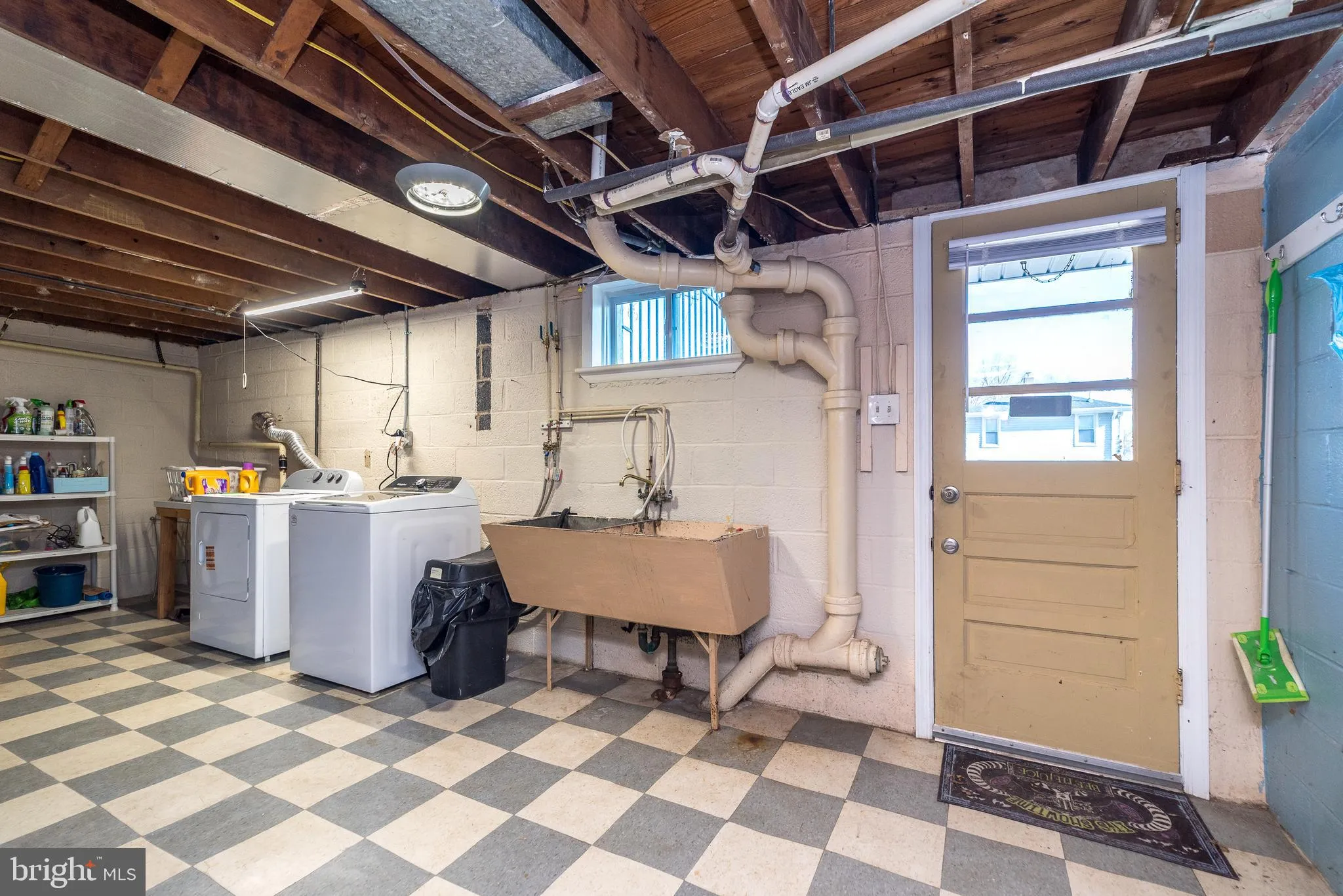 Horsham, Pennsylvania 19044, United States, 4 Bedrooms Bedrooms, ,2 BathroomsBathrooms,Residential,Pending,84772