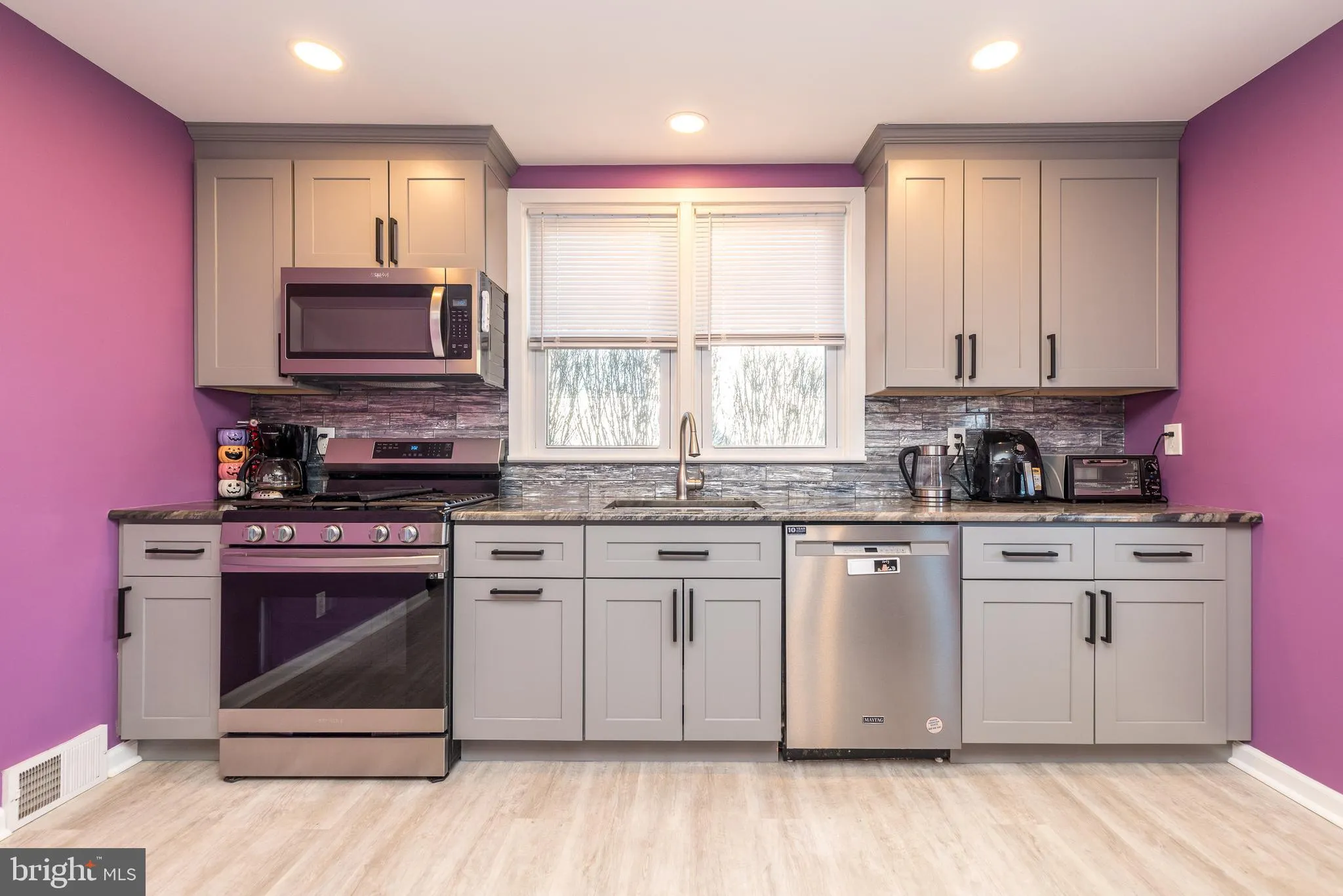 Horsham, Pennsylvania 19044, United States, 4 Bedrooms Bedrooms, ,2 BathroomsBathrooms,Residential,Pending,84772