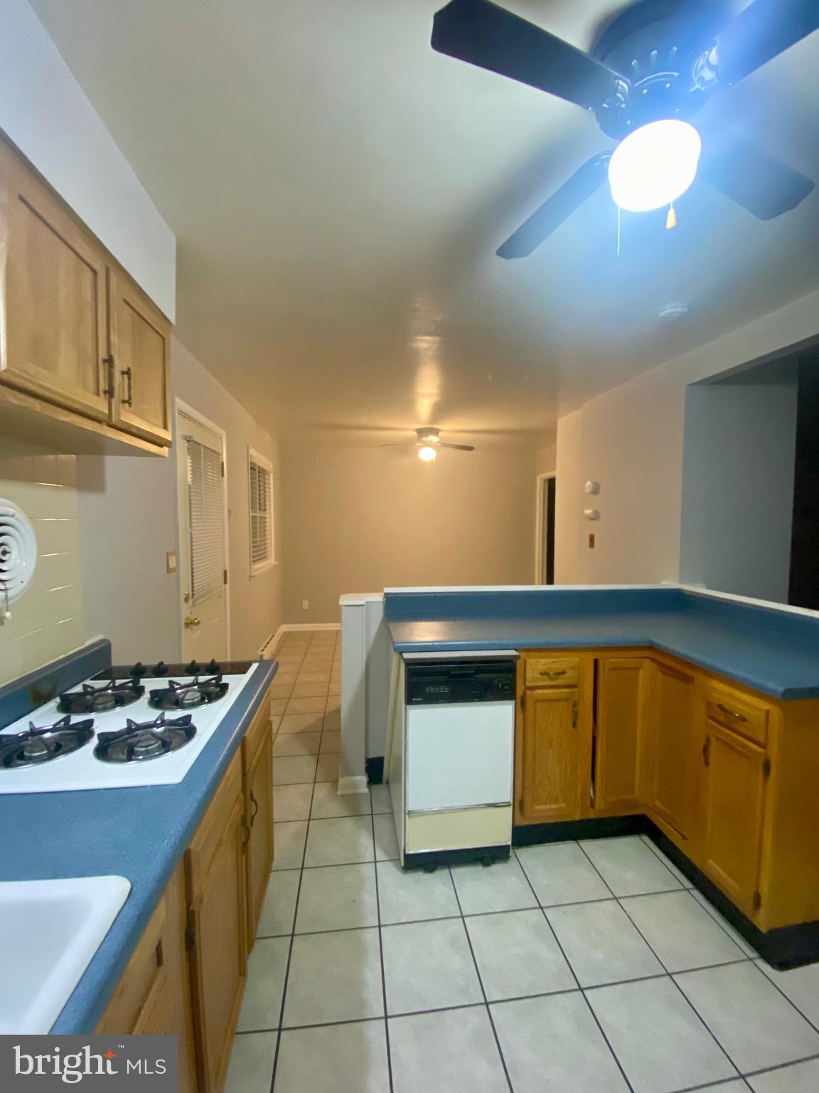 HILL N DALE - Residential Lease