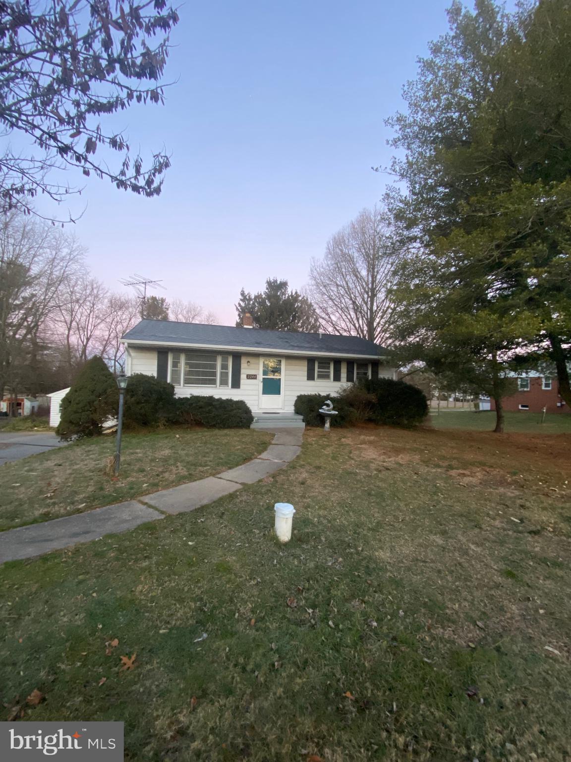 HILL N DALE - Residential Lease