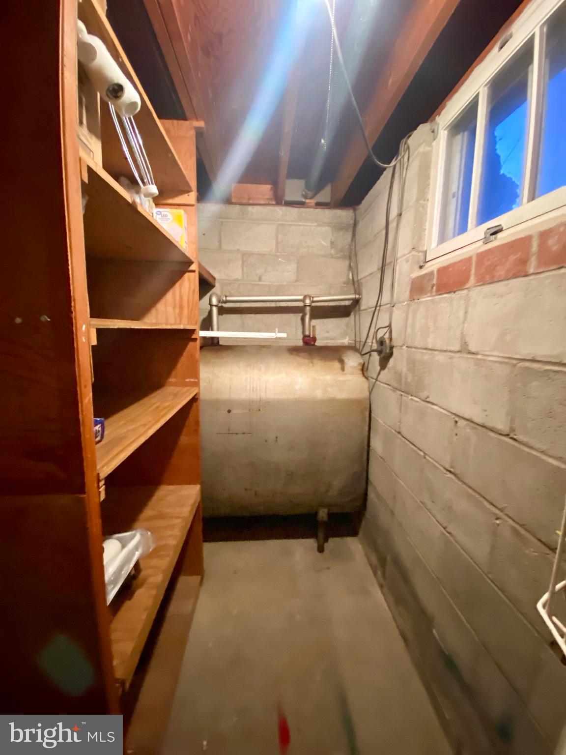 HILL N DALE - Residential Lease