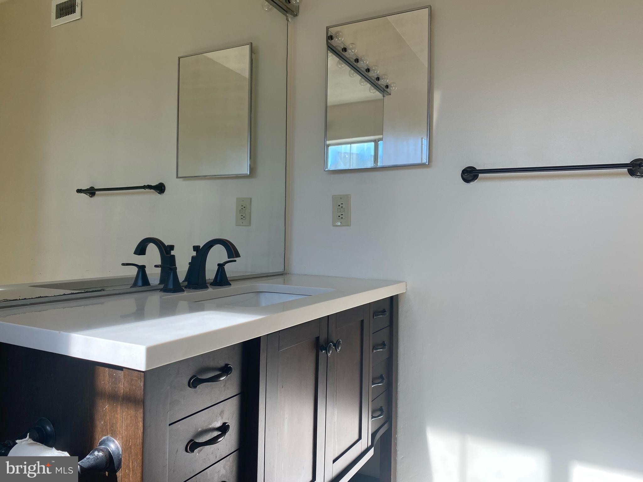 VISTAS 2 AT LAUREL - Residential