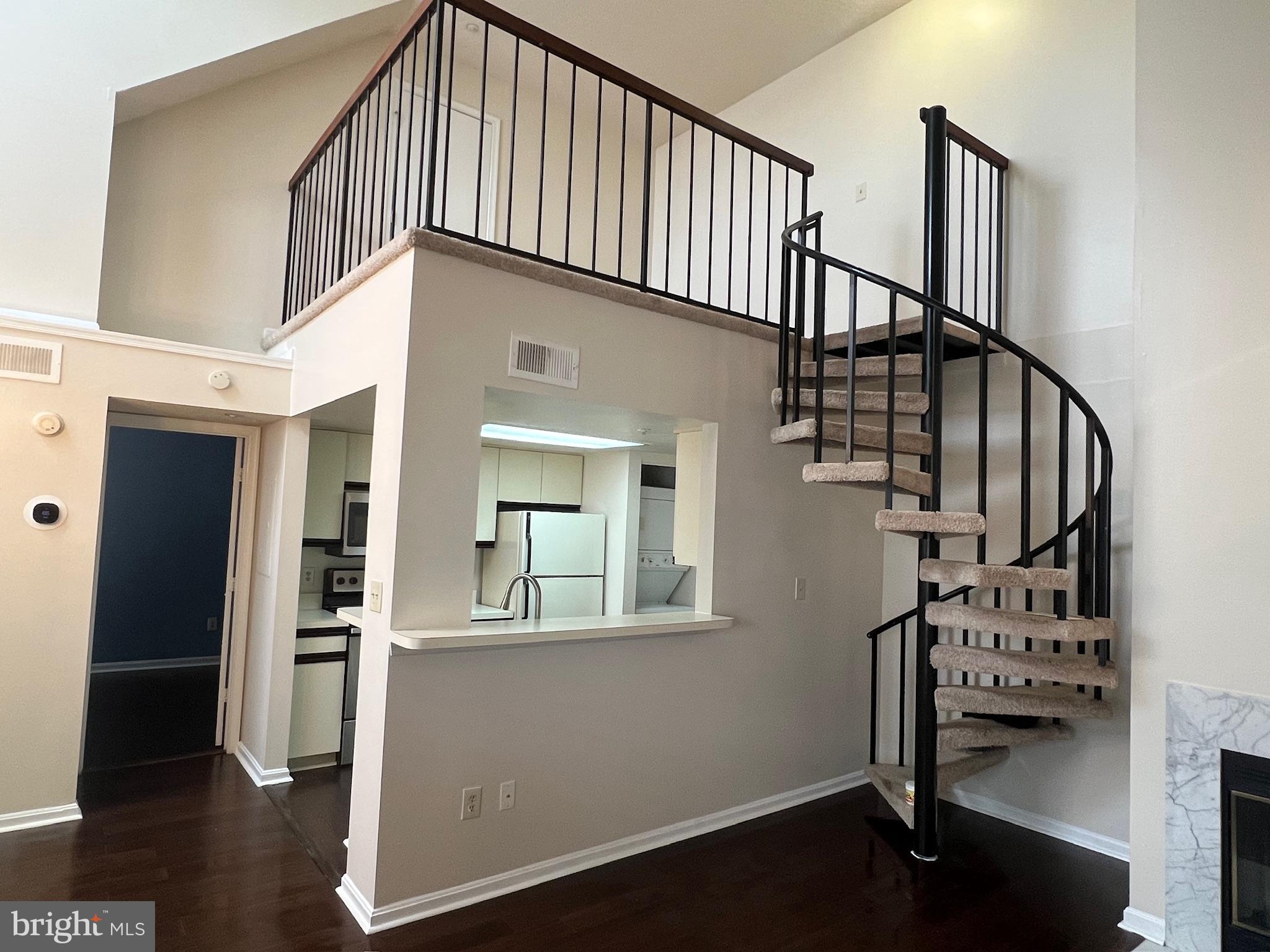 VISTAS 2 AT LAUREL - Residential