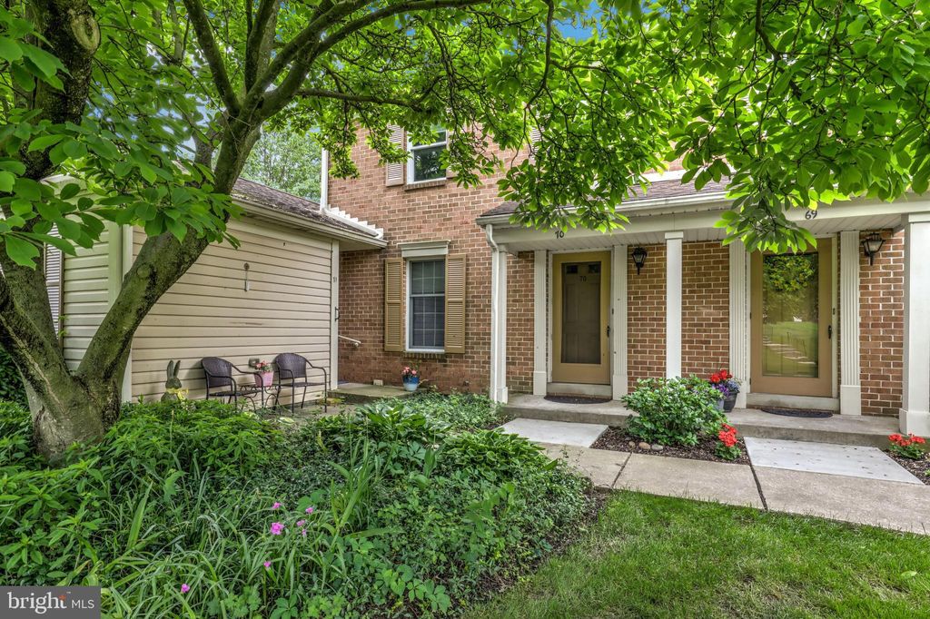 Photo of 70 Ashlea Ville, New Holland, PA 17557 (MLS # PALA2051252)