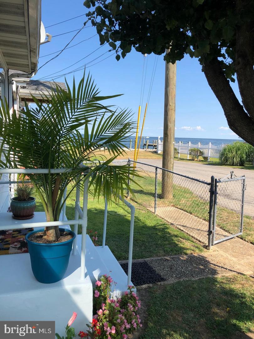 BAY CREST - Residential Lease