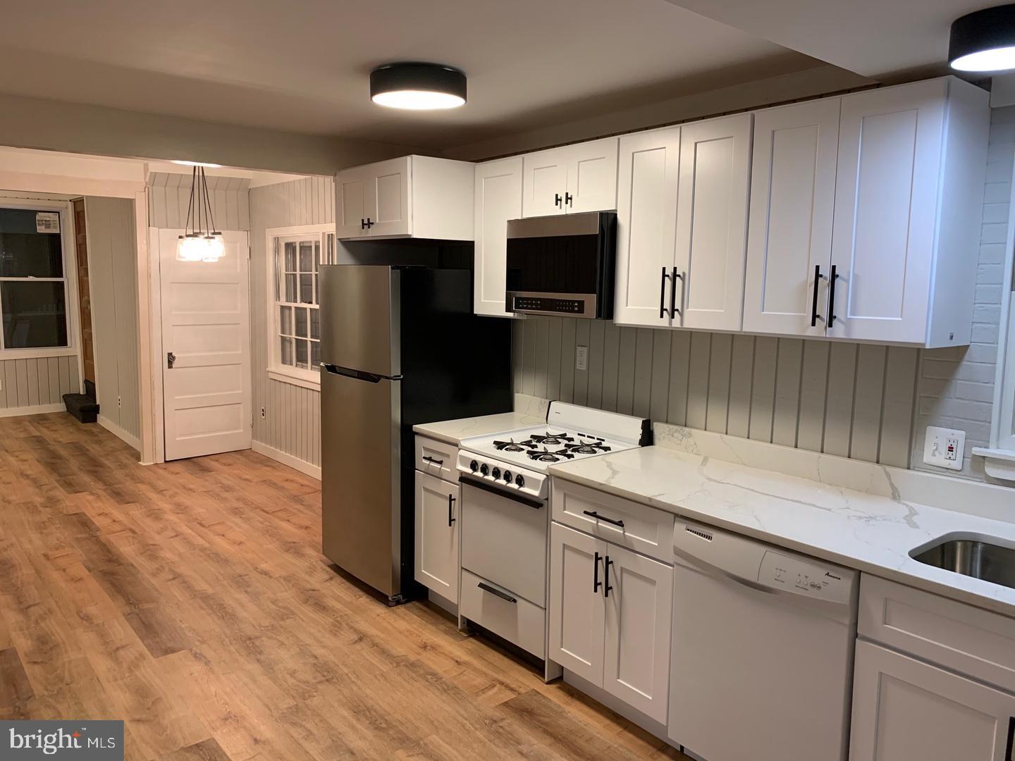 BAY CREST - Residential Lease