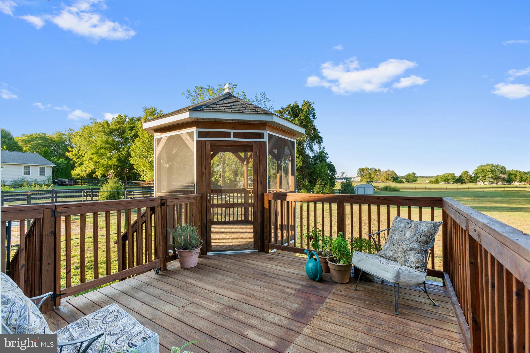 CHARLES TOWN - Residential